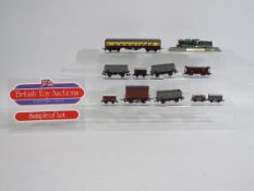 Bachmann, Graham Fischer, Hornby, Minitrix, Arnold, Peco, Other - 19 x OO gauge, N gauge, HO gauge,