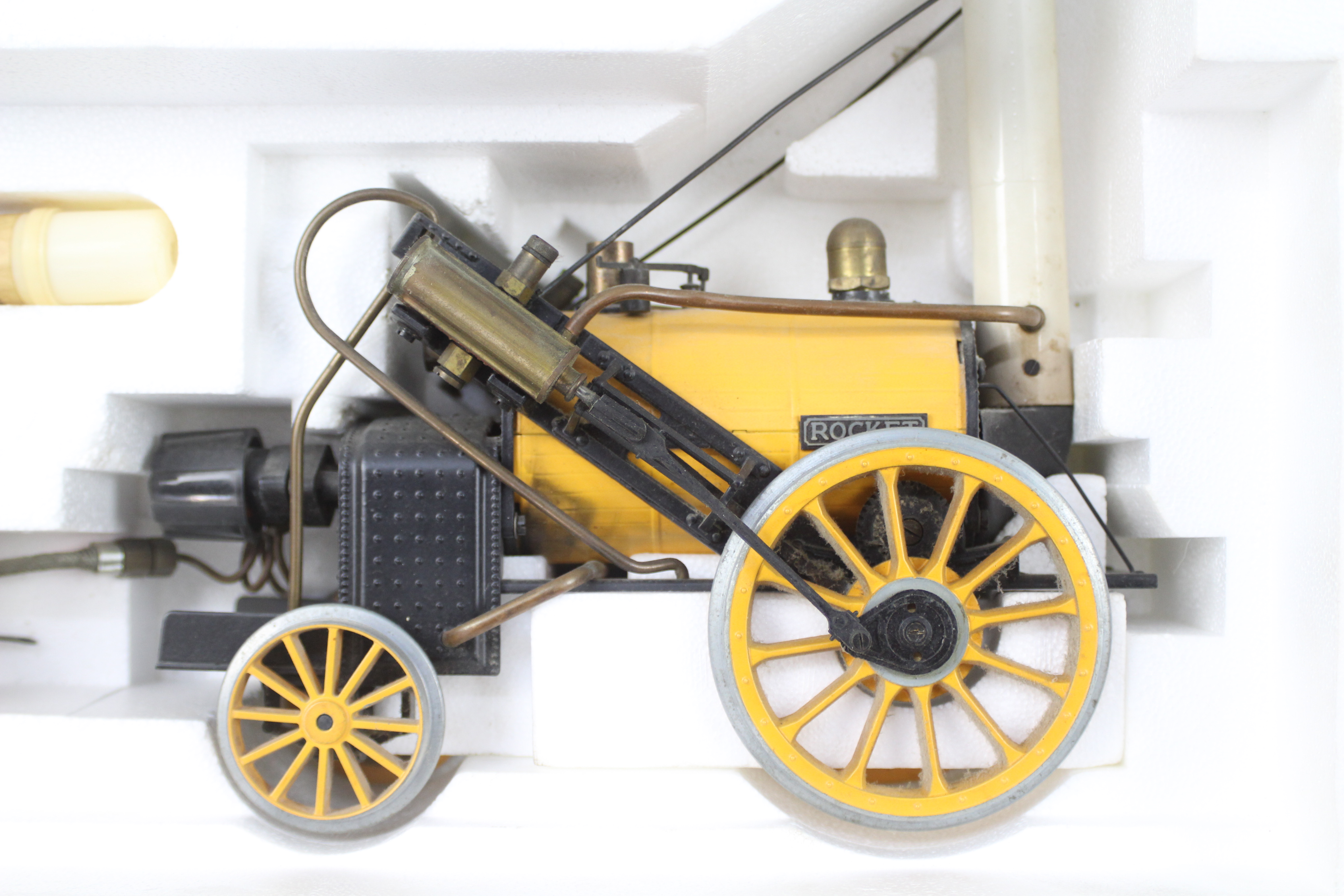 Hornby - A boxed Real Steam Stephensons Rocket # G100-9140 The model shows signs of use and is - Image 3 of 4