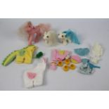 My Little Pony - 3 ponies and 4 outfits: "Blanc" tiny pony "Dangles" newborn pony,