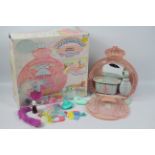 My Little Pony, Perfume Poof Palace/Poof'n Puff Perfume Palace - Palace comes with atomizer,