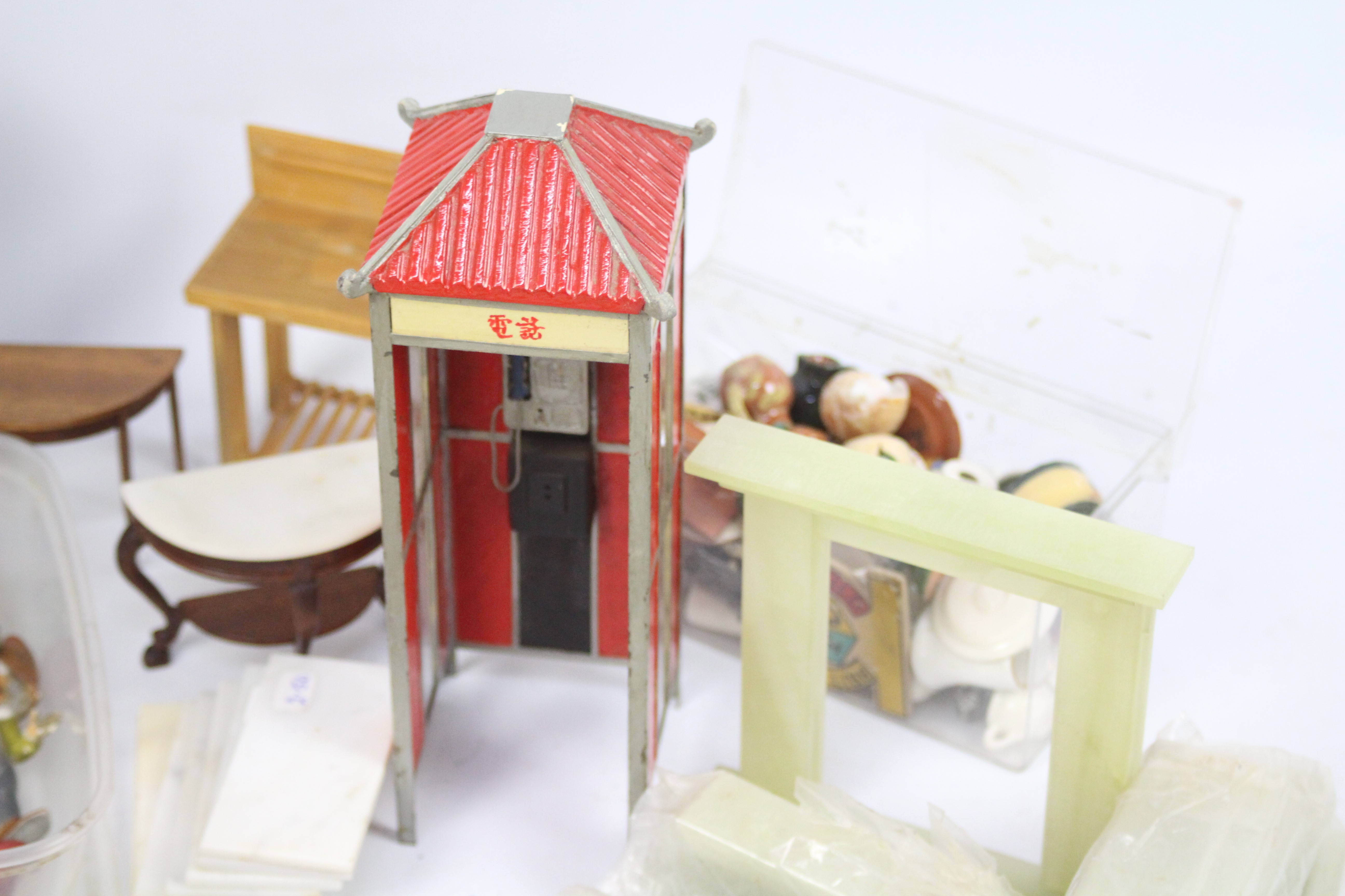 The Seven Dwarves Made in Hong Kong - Torbay - Dijon - Miniature dolls house furiture. - Image 5 of 6