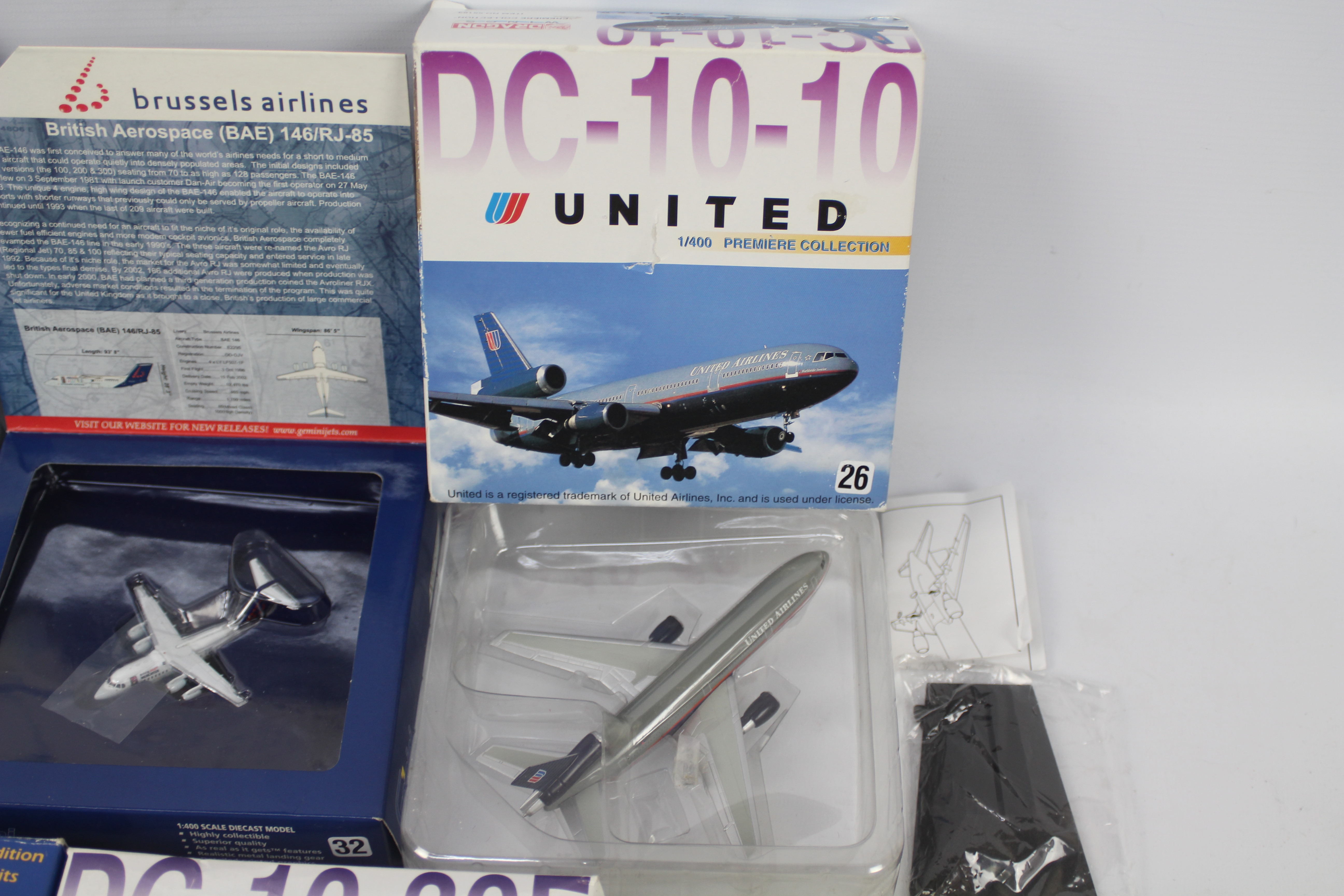 Gemini Jets - Dragon Wings - A collection of 5 boxed diecast 1:400 scale model aircraft in various - Image 4 of 5