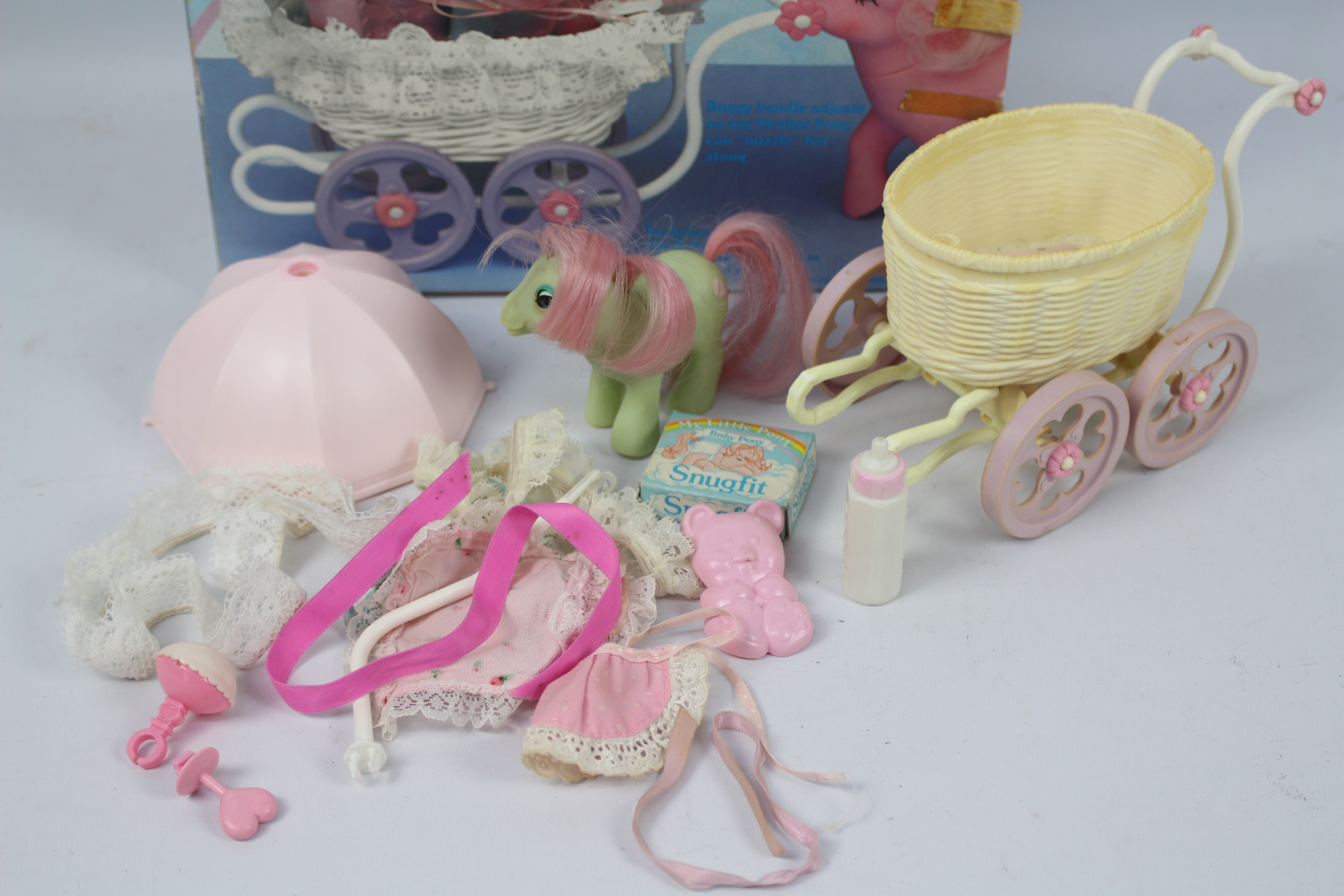 My Little Pony, Baby Buggy - Comes with a light green Baby Cuddles pony with Beddy Bye Eyes, - Image 2 of 3