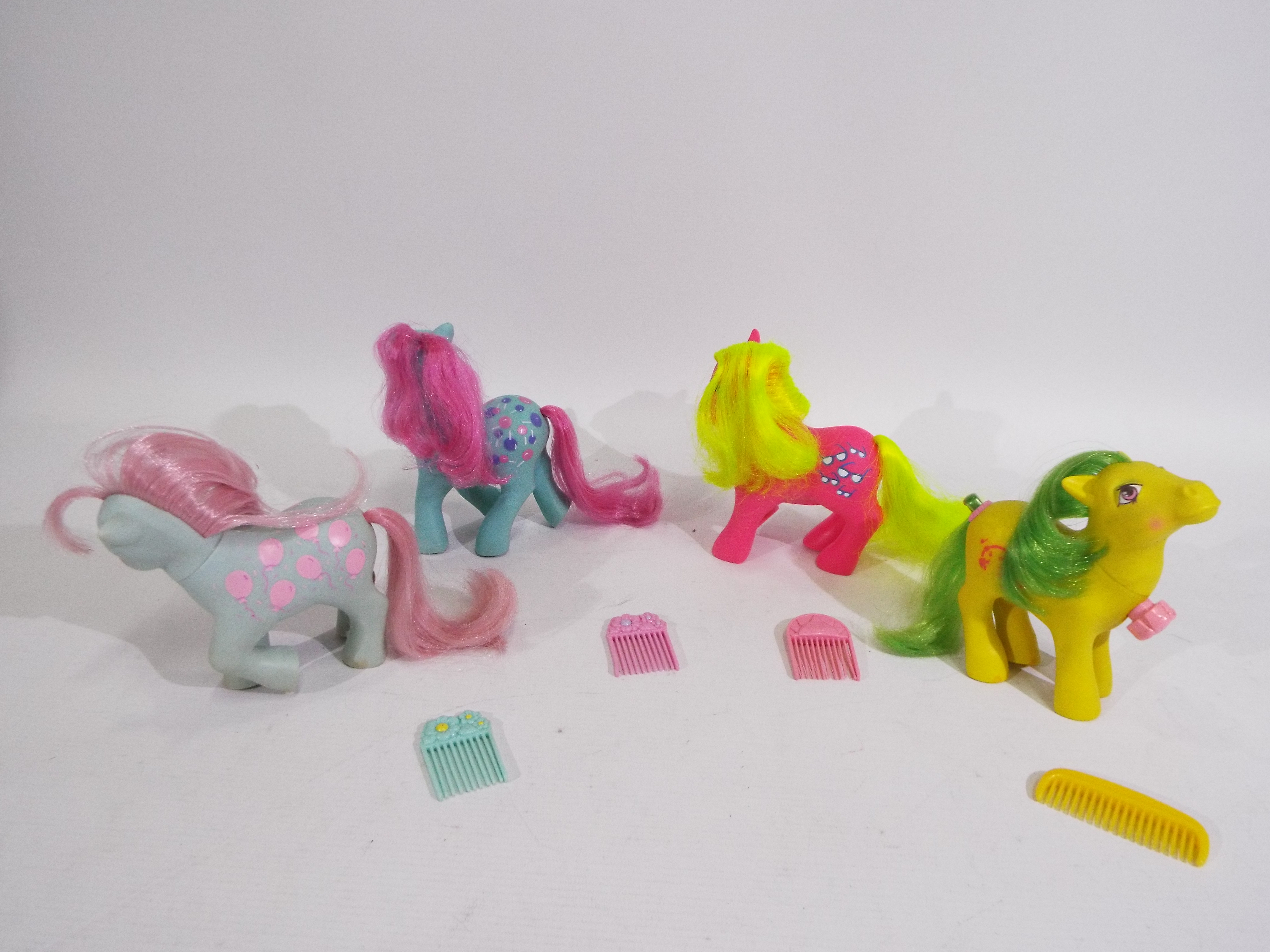 My Little Pony, Hasbro - A collection of four loose My Little Pony G1 Ponies. - Image 4 of 4