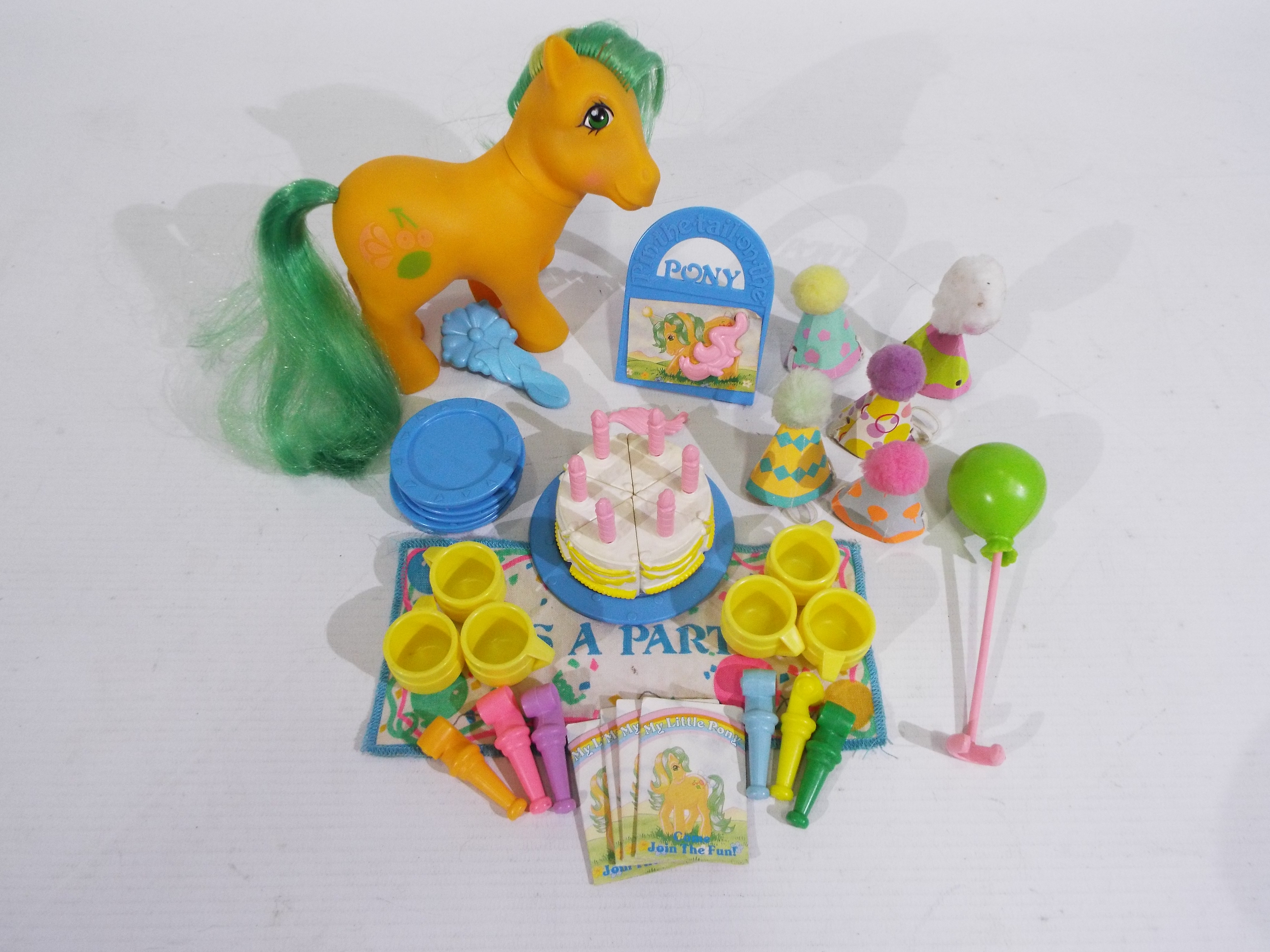 My Little Pony, Hasbro - Tutti Frutti Birthday Party Play Set G1. - Image 2 of 3