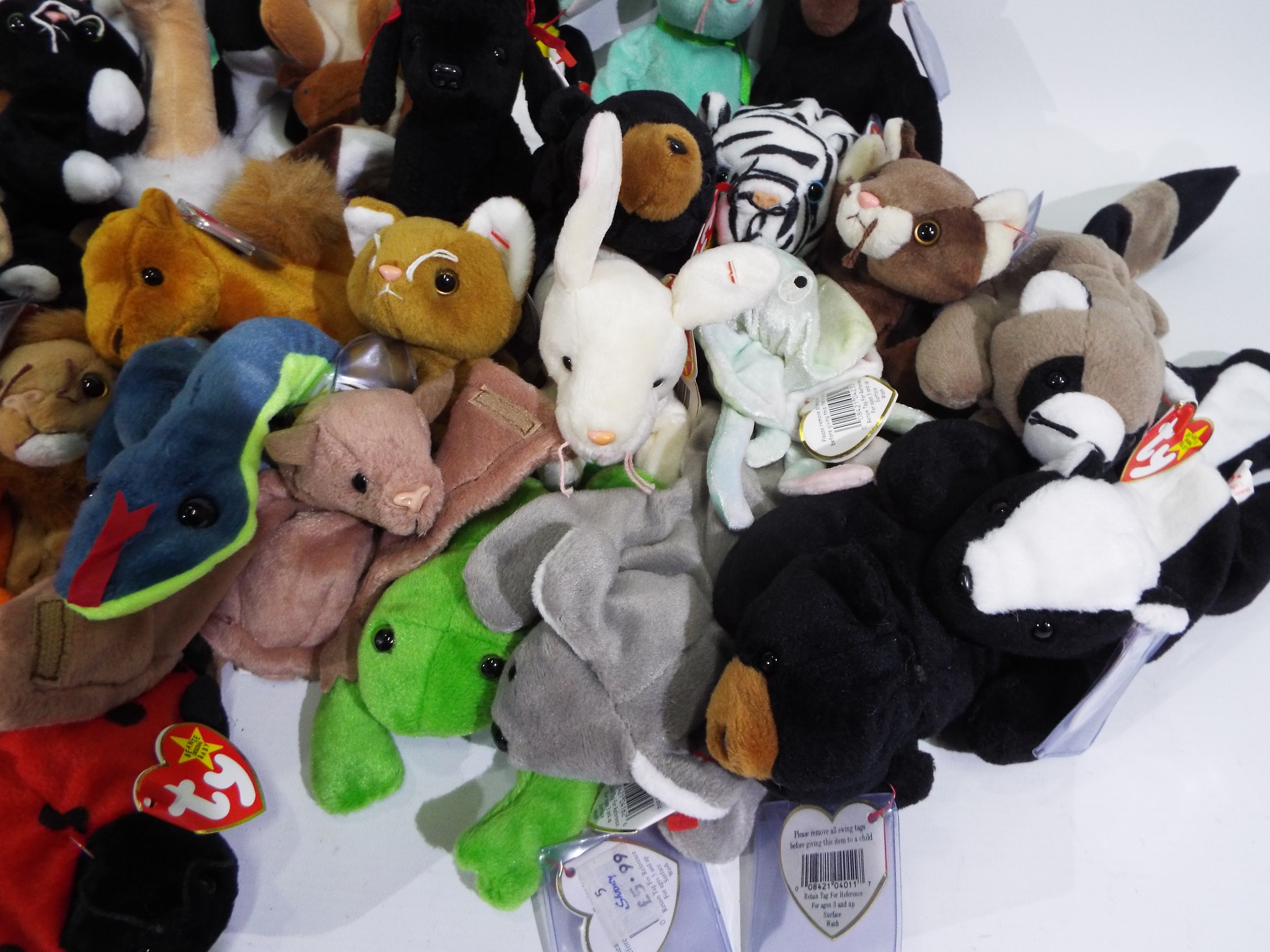 TY Beanie Babies. A selection of 30 Beanie Babies to include: Hissy & Peace and similar. - Image 4 of 5