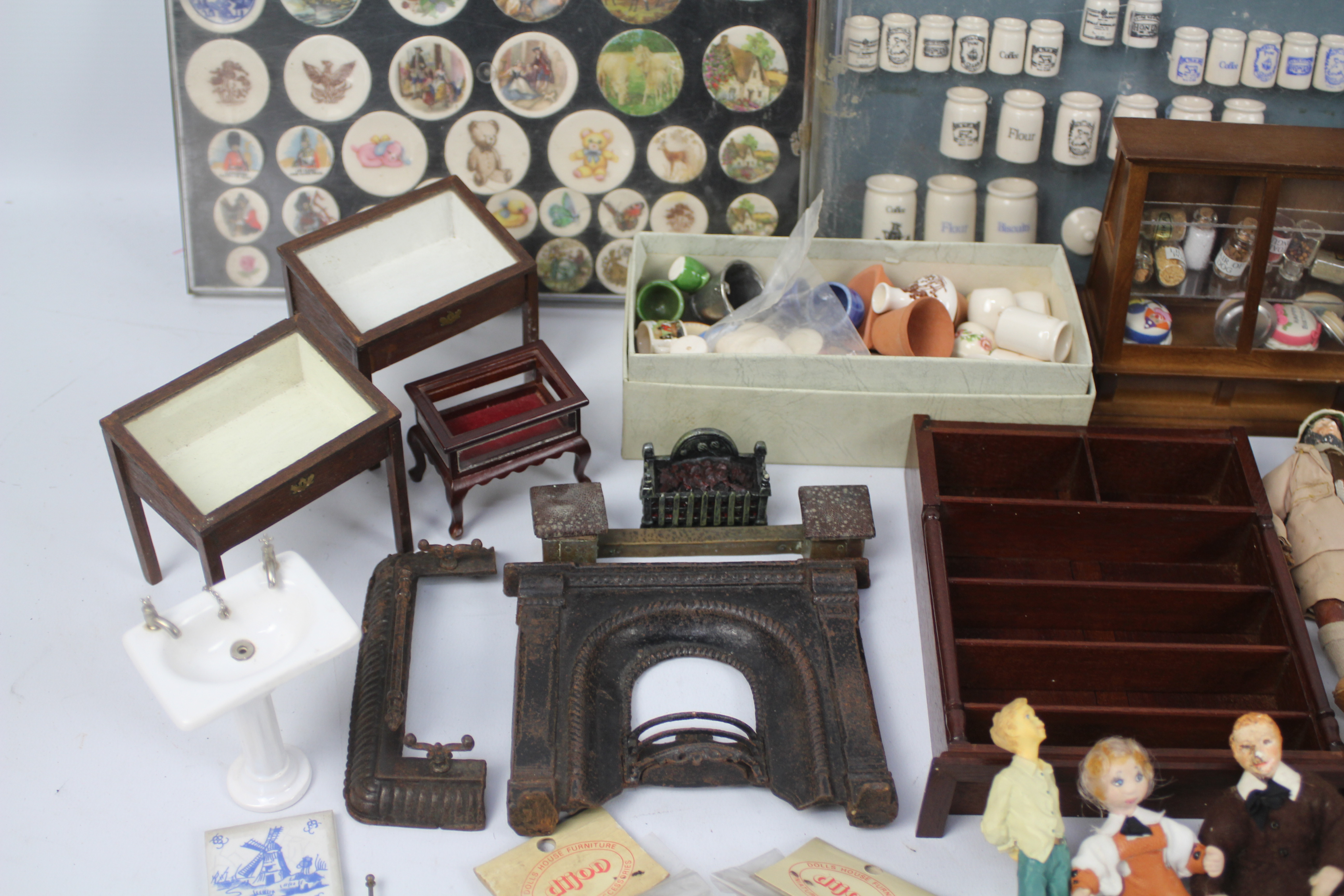 Torbay - Dijon - In excess of 20 miniature dolls house furniture to include: Pottery, Dolls, - Image 3 of 7