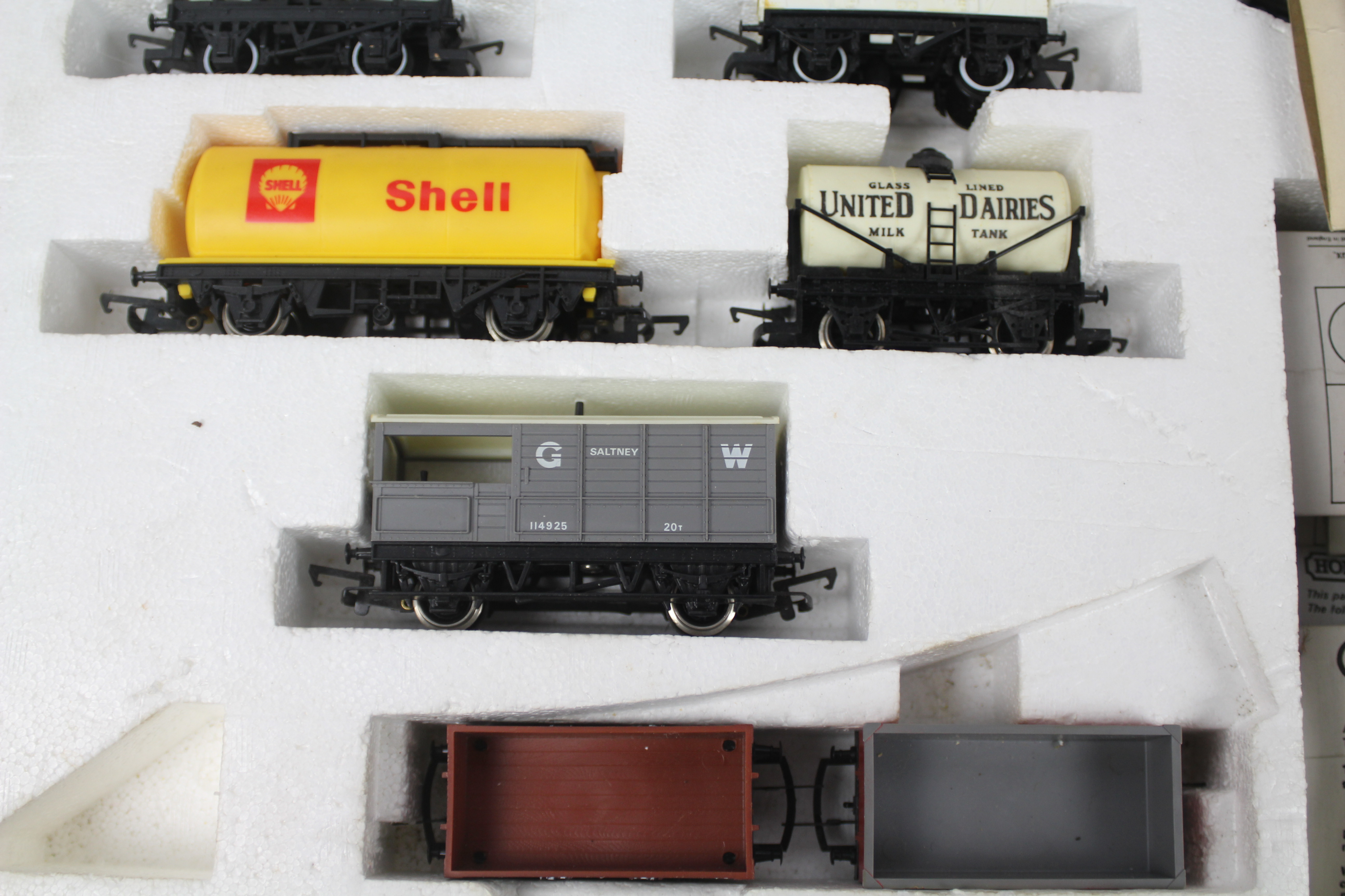 Hornby - A boxed OO Gauge GWR Freight set # R683. - Image 3 of 4