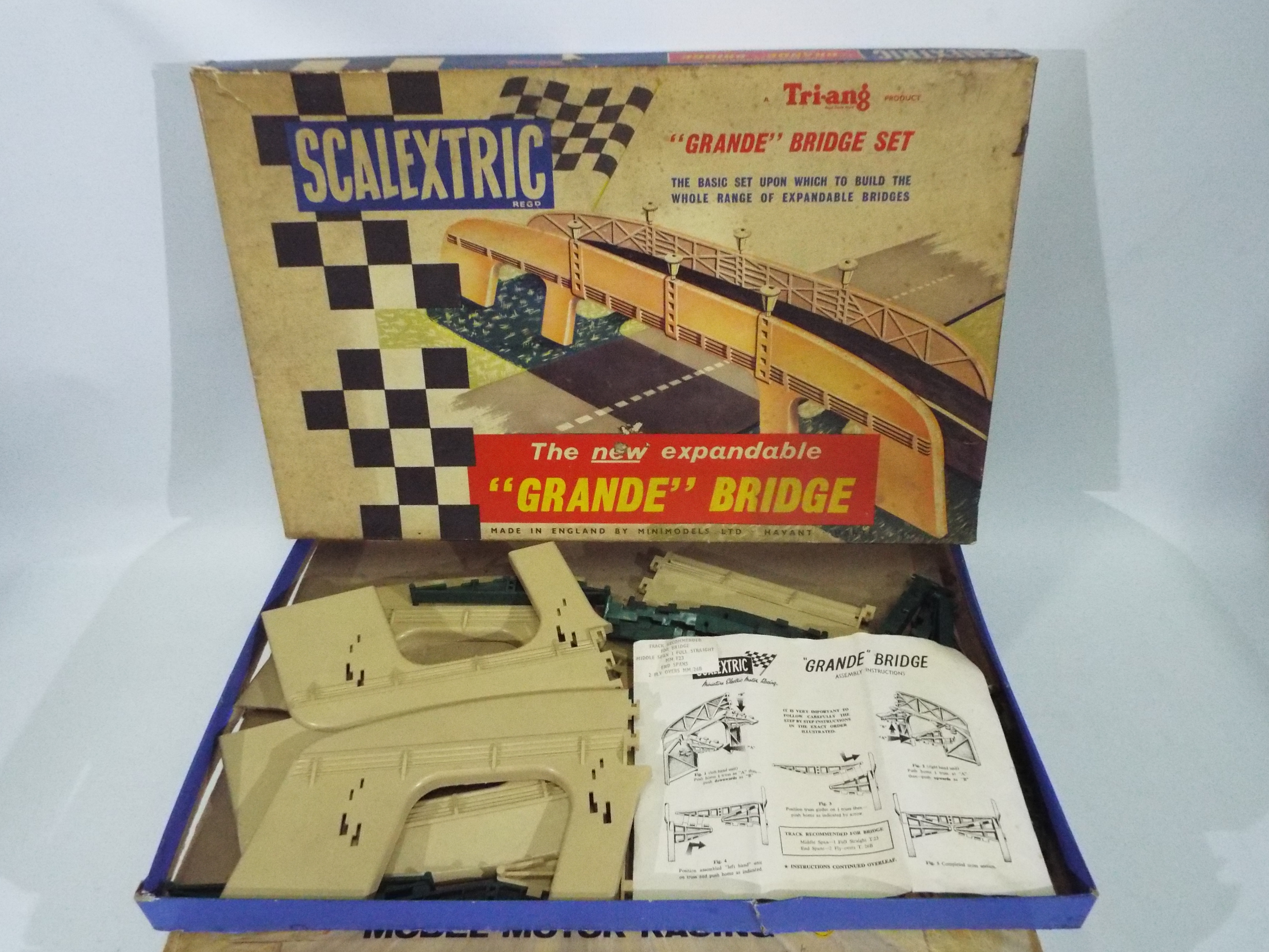 Scalextric - A vintage boxed Scalextric set and boxed Scalextric accessory. - Image 3 of 9