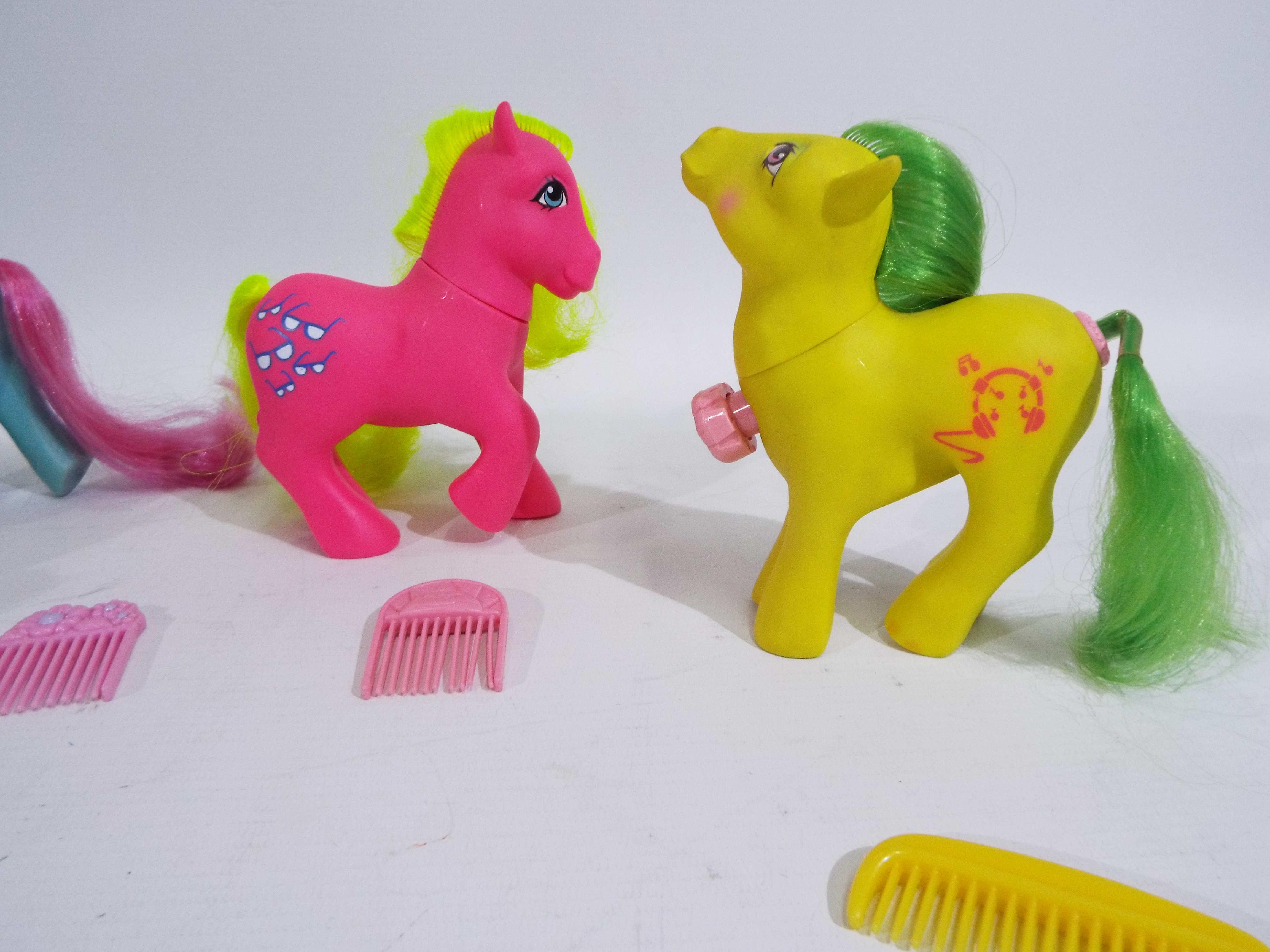 My Little Pony, Hasbro - A collection of four loose My Little Pony G1 Ponies. - Image 3 of 4