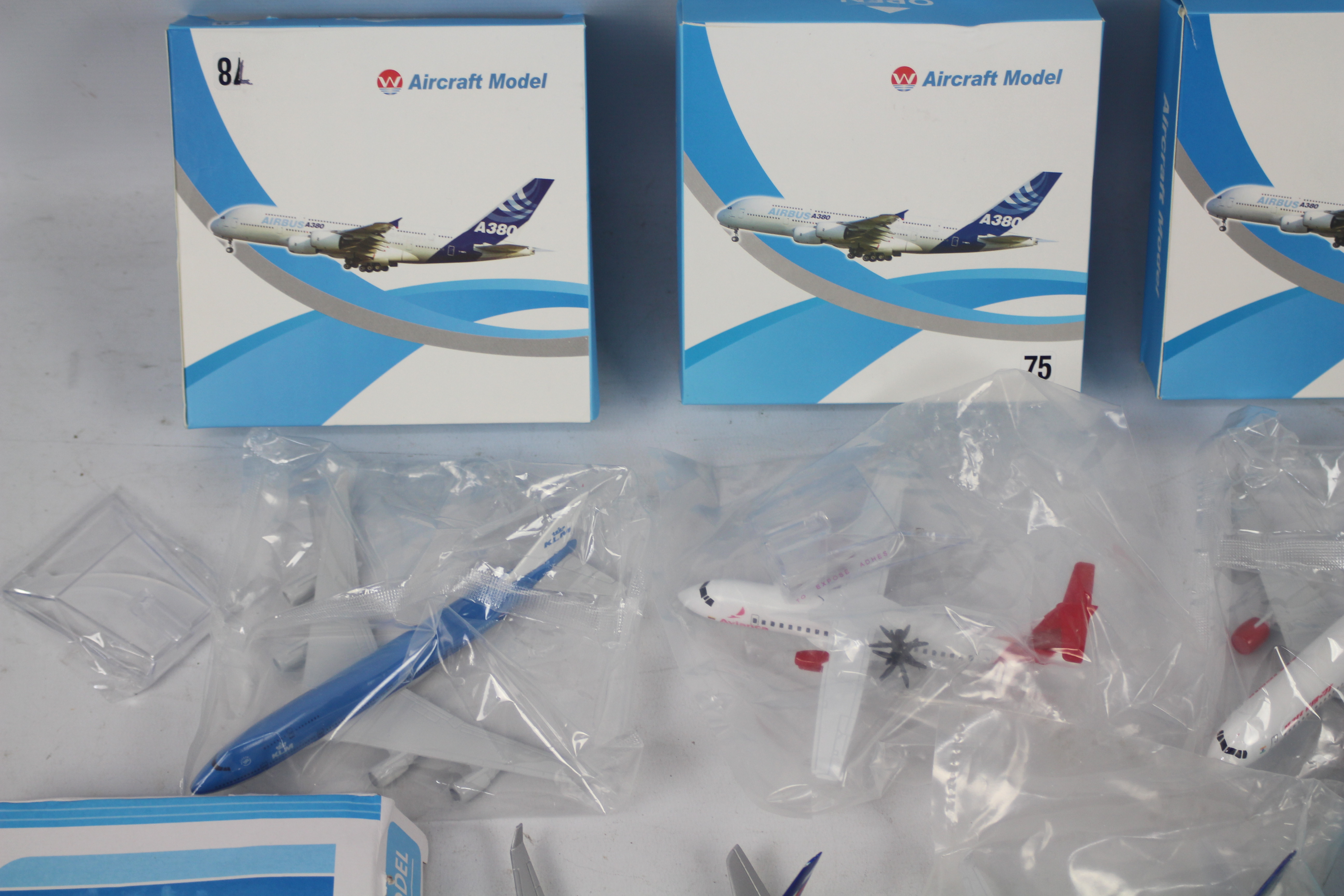 W Aircraft Models - A collection of 5 boxed diecast 1:400 scale model aircraft in various carrier - Image 2 of 5