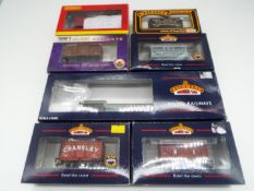 Bachmann, Hornby Rolling Stock - 7 x OO gauge model wagons, 45 ton bogie well wagon, covered wagons,