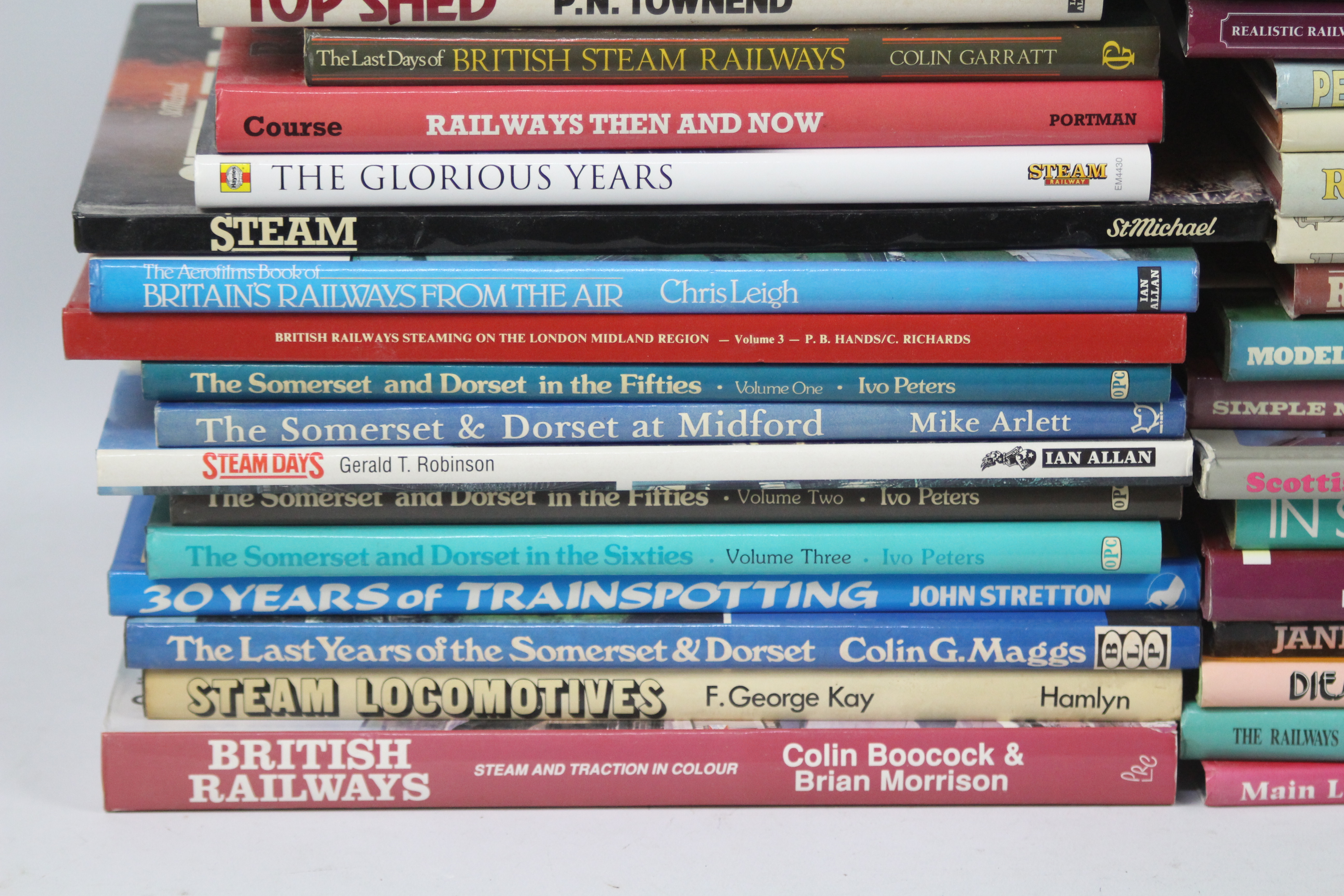 Railway Books - A group of over 40 model railway and predominately railway interest books. - Image 2 of 5