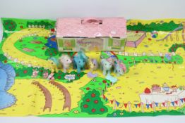 My Little Pony, Stable Carry Case - A 1986 MLP carry case,