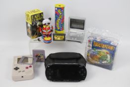 Gaming - a collection of hand held gaming consoles to include a Nintendo Game Boy #G35313631,