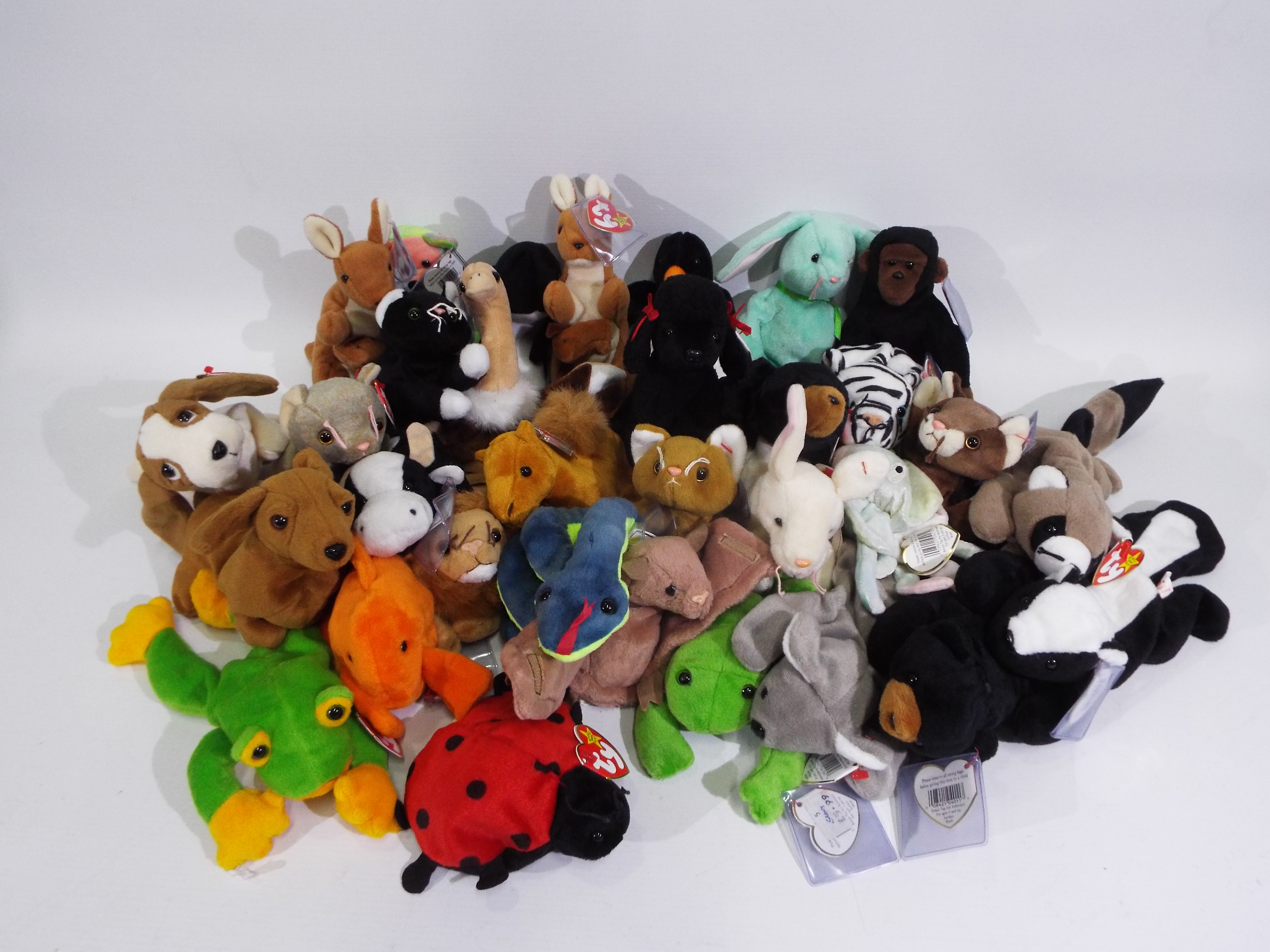 TY Beanie Babies. A selection of 30 Beanie Babies to include: Hissy & Peace and similar.