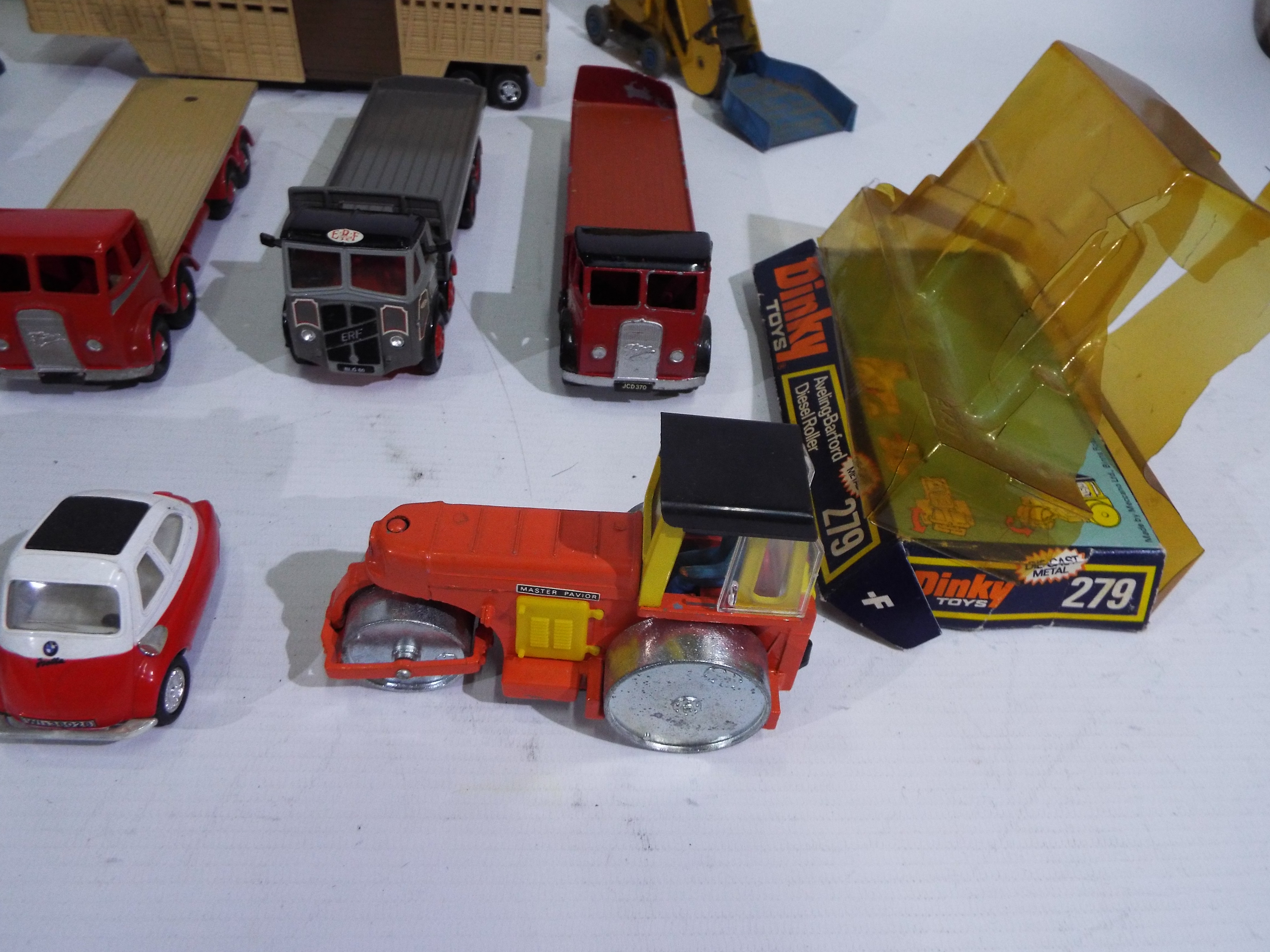 Dinky Toys, Corgi, Matchbox, Other - An unboxed group of diecast vehicles. - Image 2 of 5