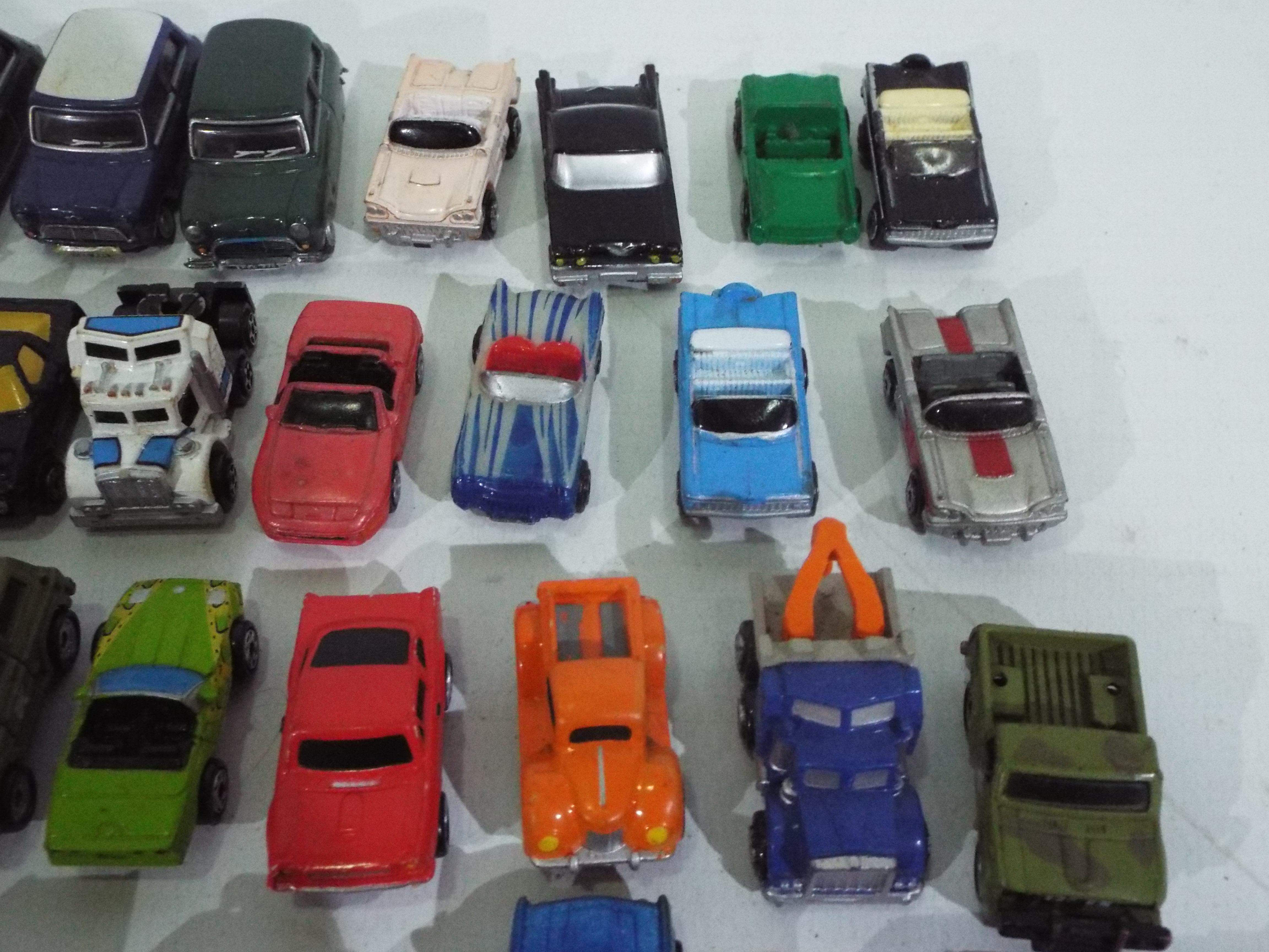 Galoob, Micro Machines - An unboxed group of 30 Micro Machines cars and truck, - Bild 5 aus 5