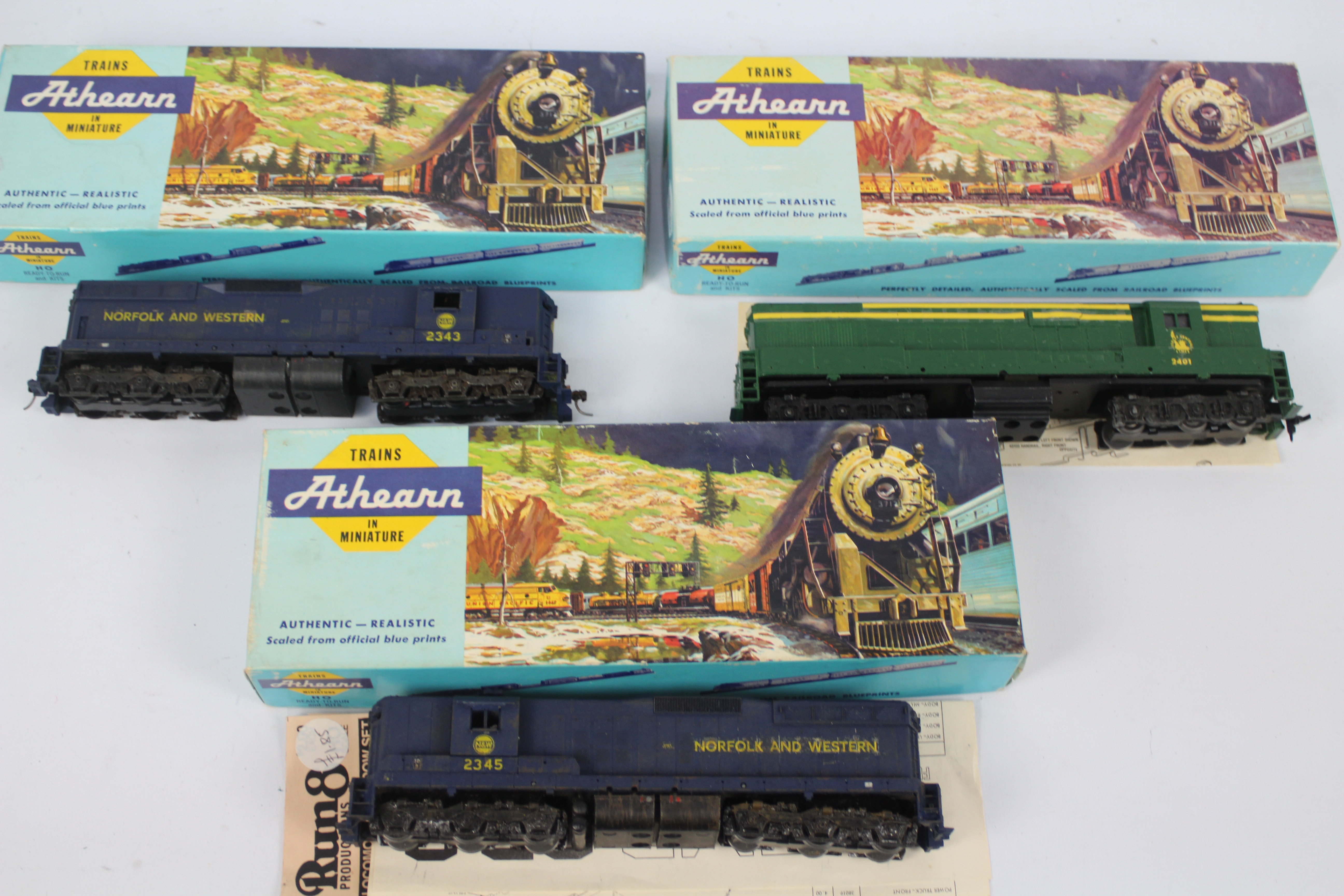 Athearn - Three boxed HO gauge American diesel road locomotive kits from Athearn.