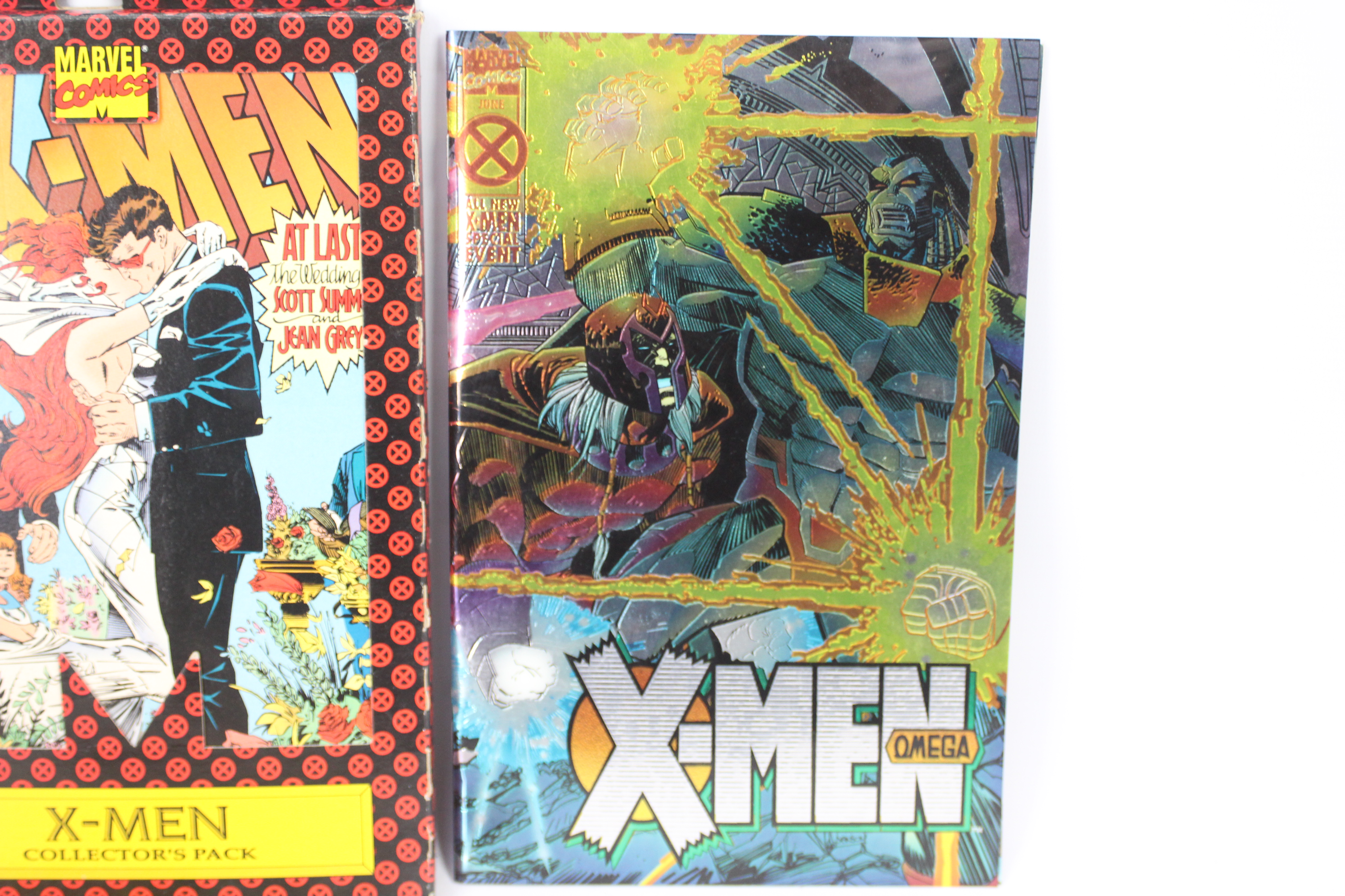 Marvel Comics - A selection of 4 sought after and one very rare comic's to include: X-Men Deluxe, - Bild 4 aus 6