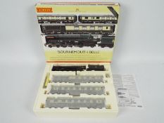 Hornby - an OO gauge boxed set, Bournemouth Belle, 4-6-2 'Alfred the Great' locomotive,