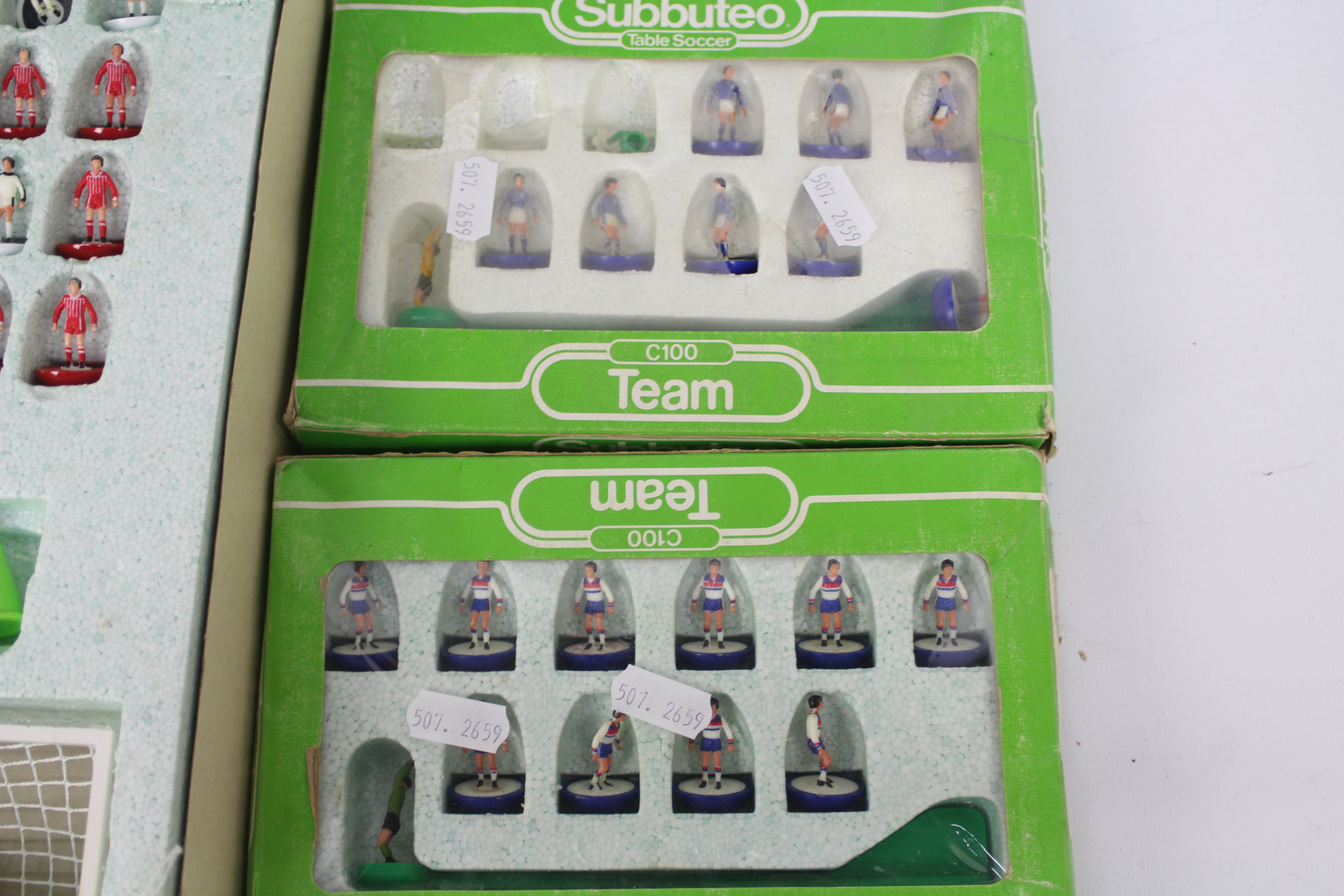 Subbuteo - Club Edition - Waddington. A Subbuteo Club Edition game set by Waddington. - Image 5 of 6