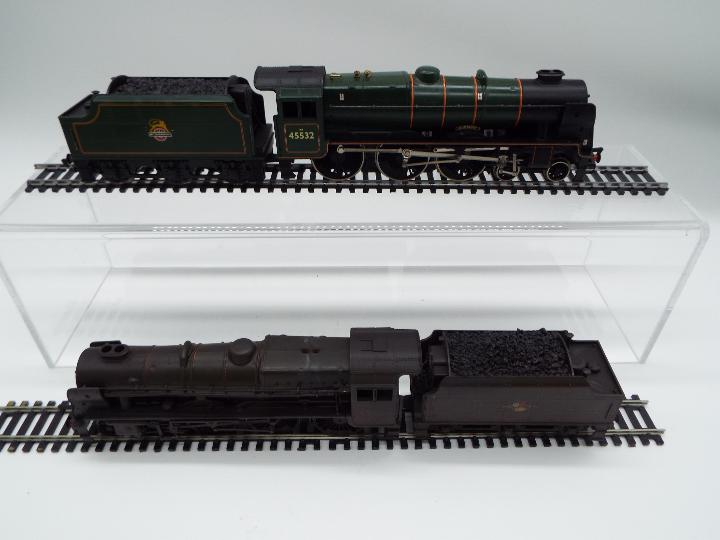 Bachmann - TWO OO gauge model steam locomotives and tenders,