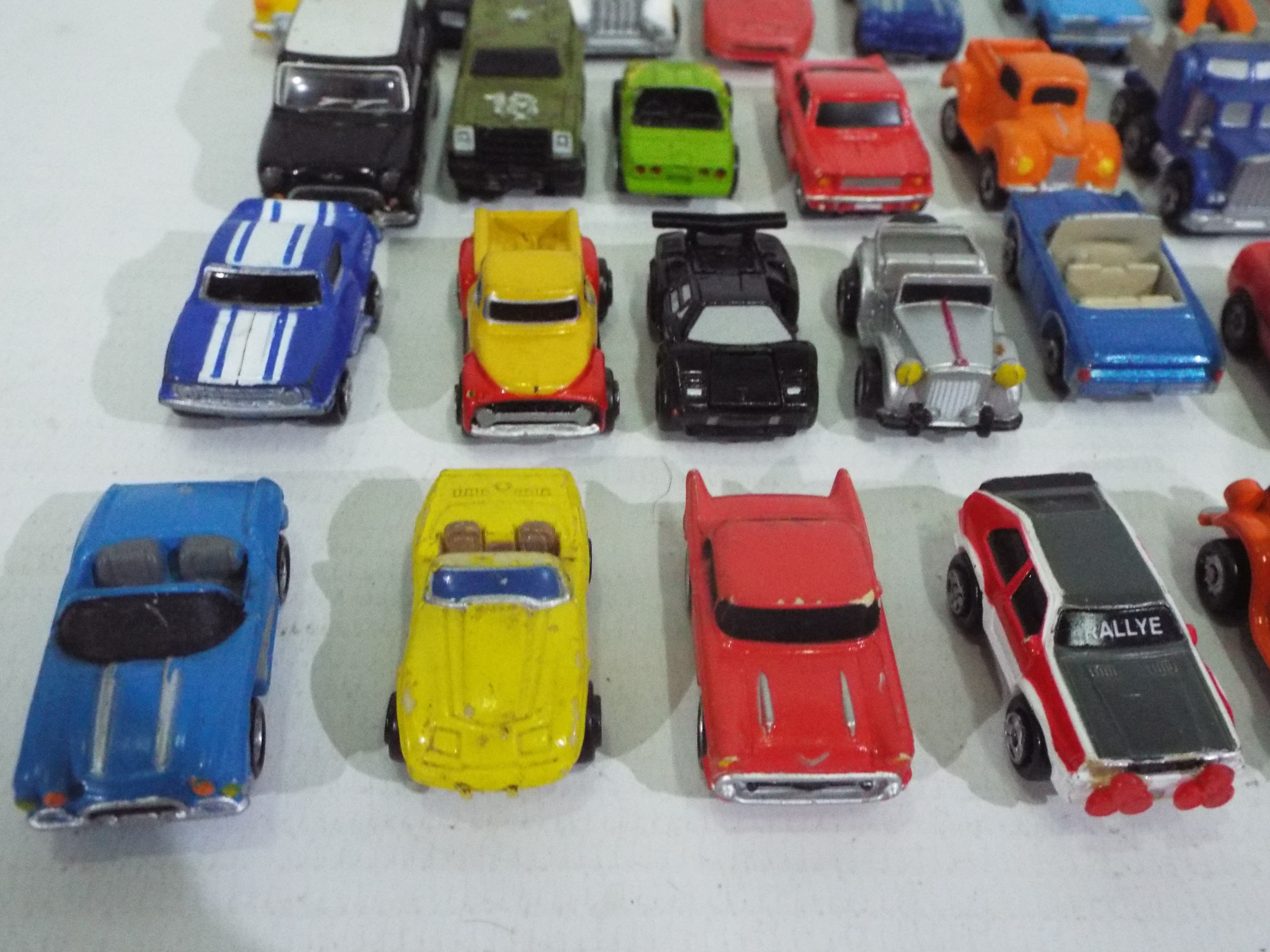 Galoob, Micro Machines - An unboxed group of 30 Micro Machines cars and truck, - Bild 2 aus 5