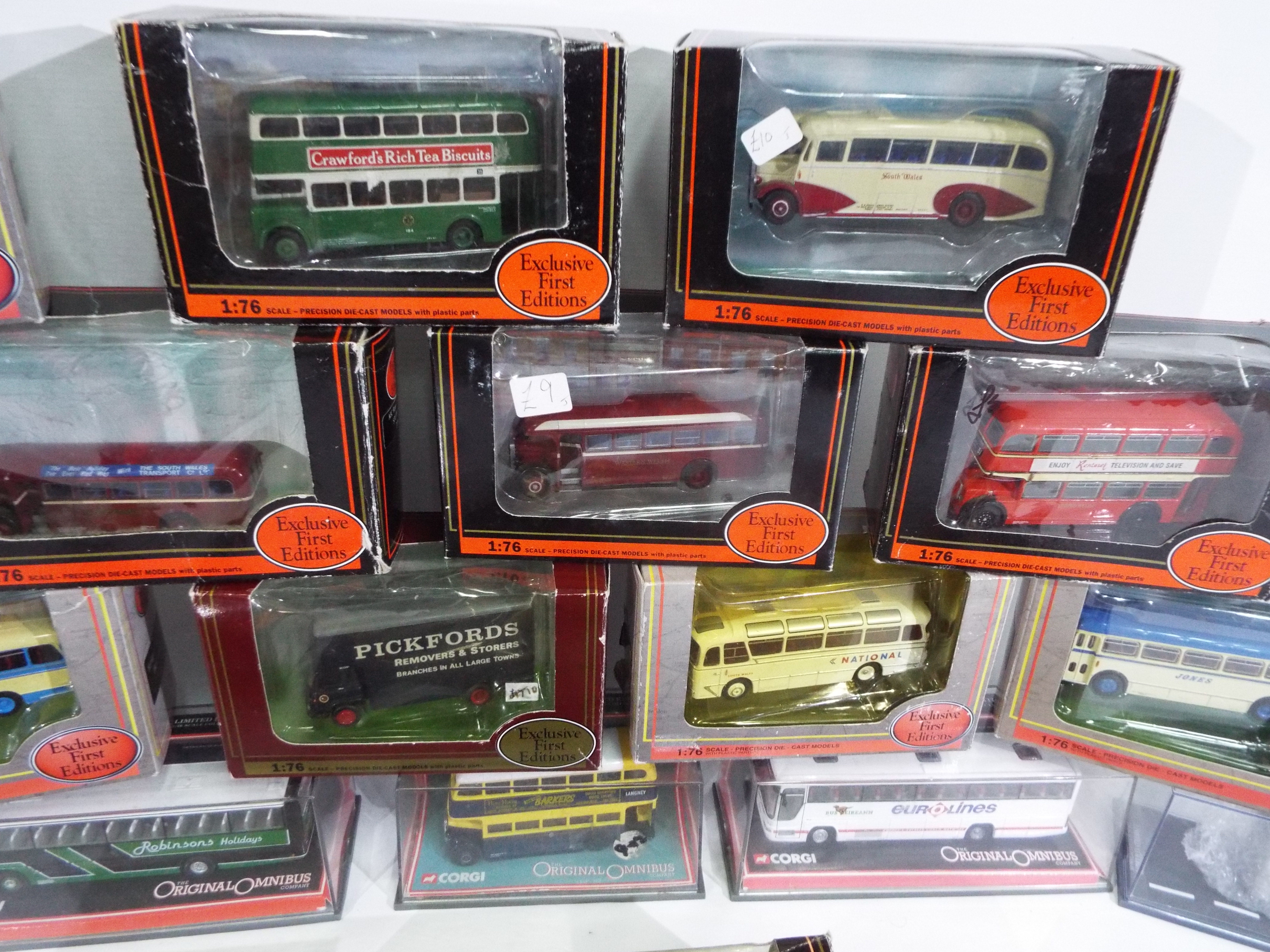 EFE, Corgi Original Omnibus - 22 boxed diecast 1:76 scale model buses. - Image 4 of 5