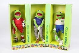 The Muppets - The Kermit Collection - Catric - 3 x boxed figures of Kermit playing Football,