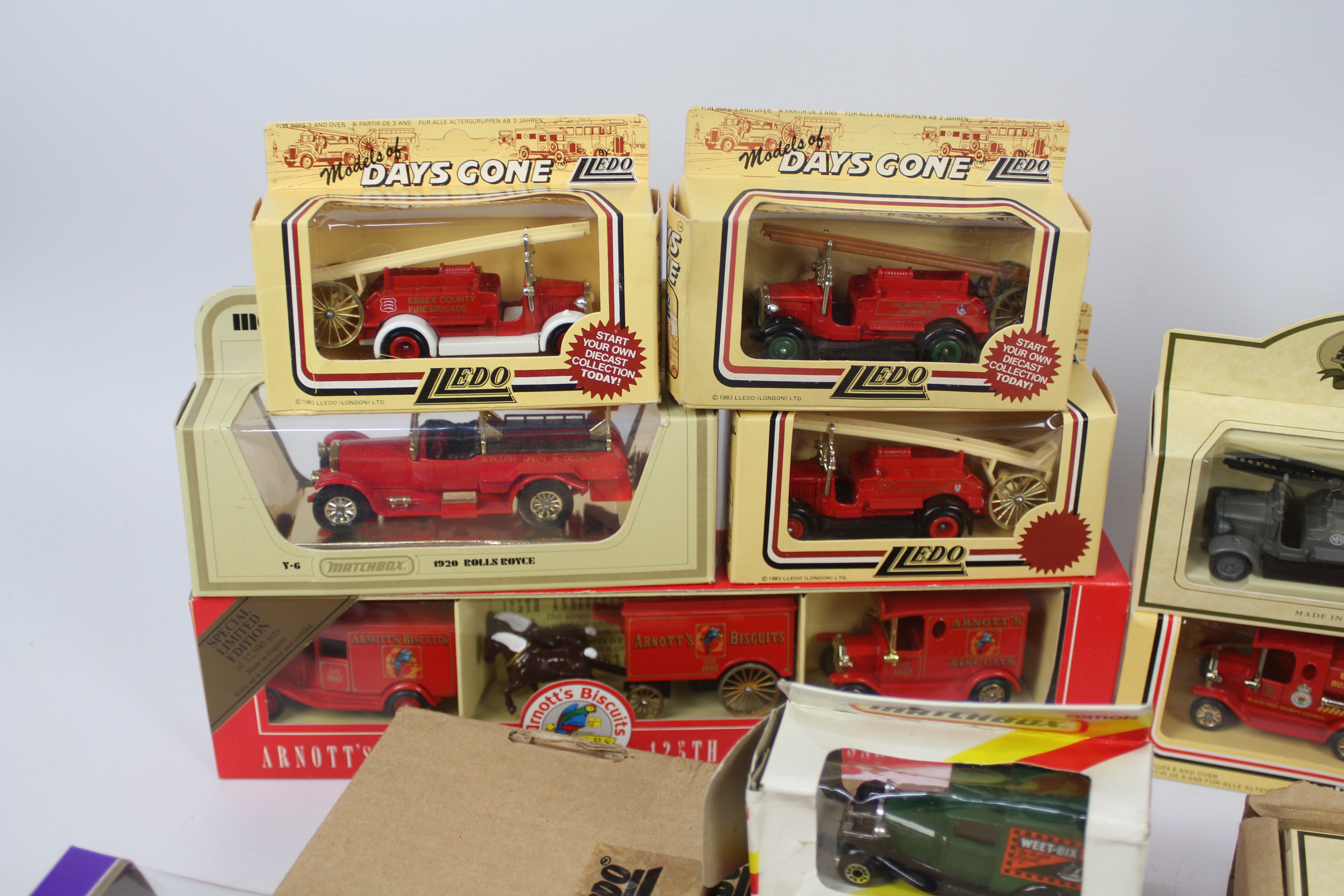Lledo - A selection of 20 plus boxed, die cast models and gift sets. - Image 2 of 4