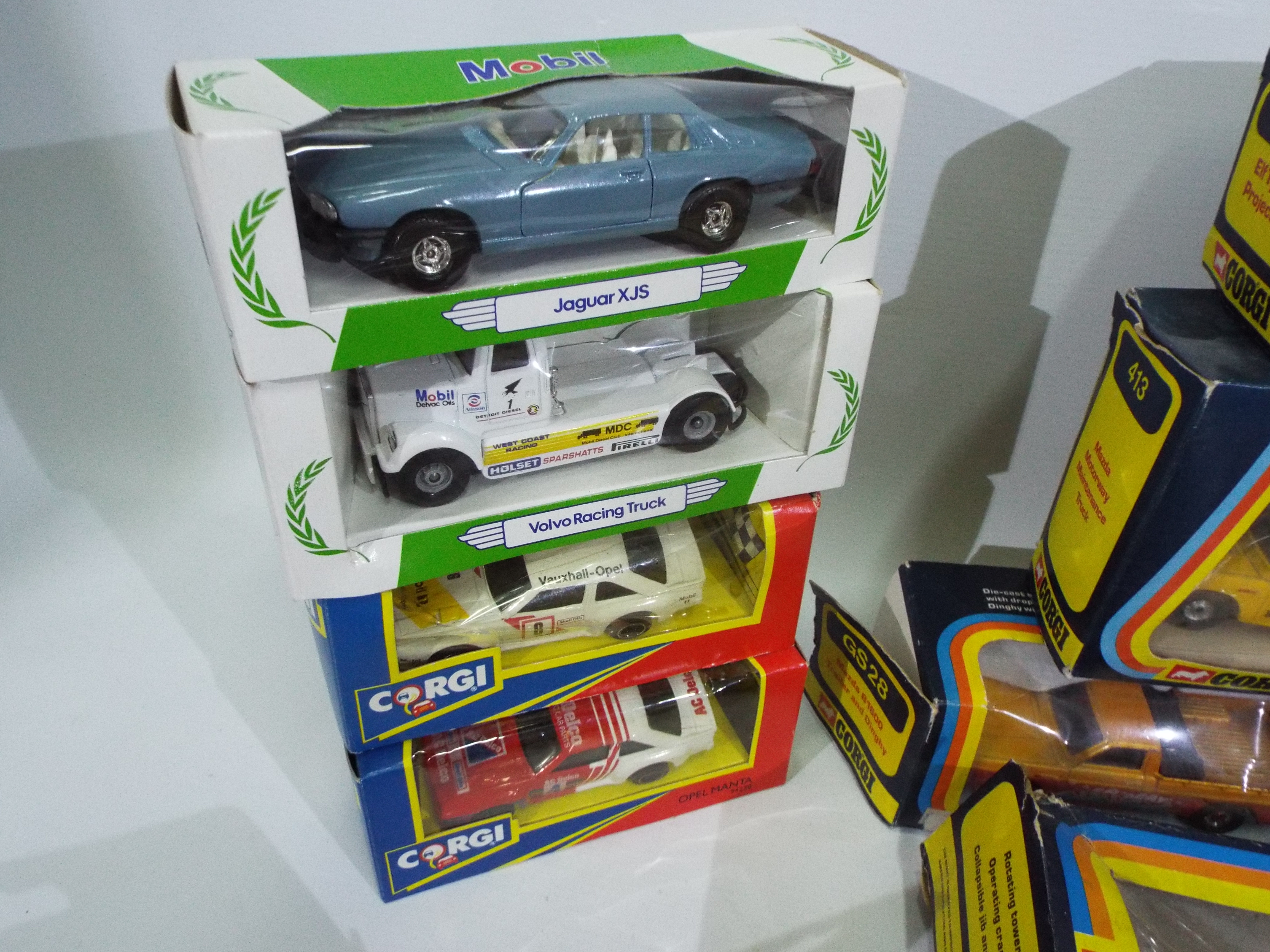 Corgi - 16 x boxed die-cast Corgi vehicles - Lot includes a 320 Ford Mustang, - Image 4 of 7