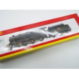 Hornby Super Detail - an OO gauge model 5MT class 4-6-0 locomotive and tender, running no 44781,