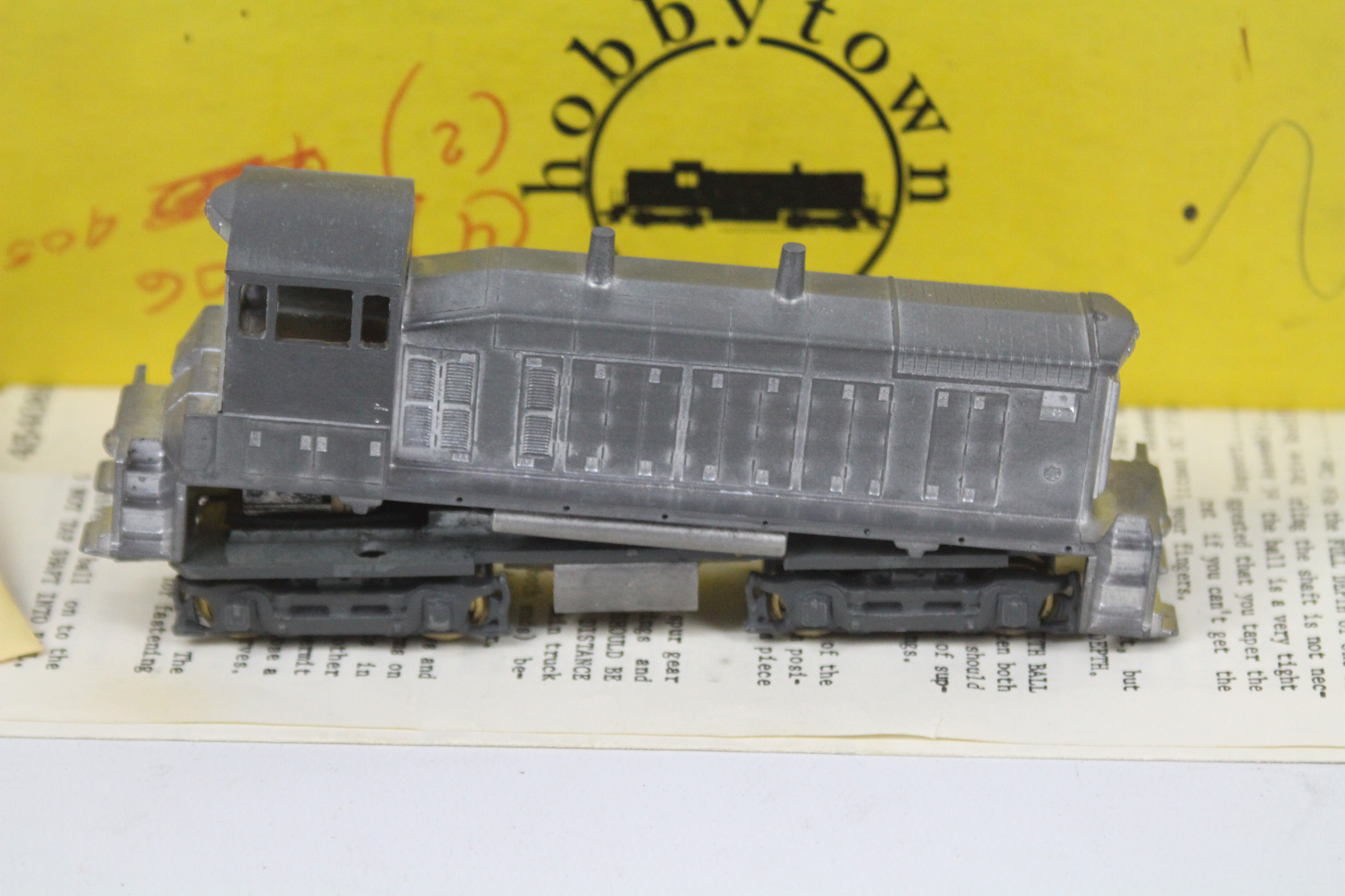 Hobbytown - A Hobbytown #45408F Yard Switcher HO gauge American locomotive model kit. - Image 3 of 3