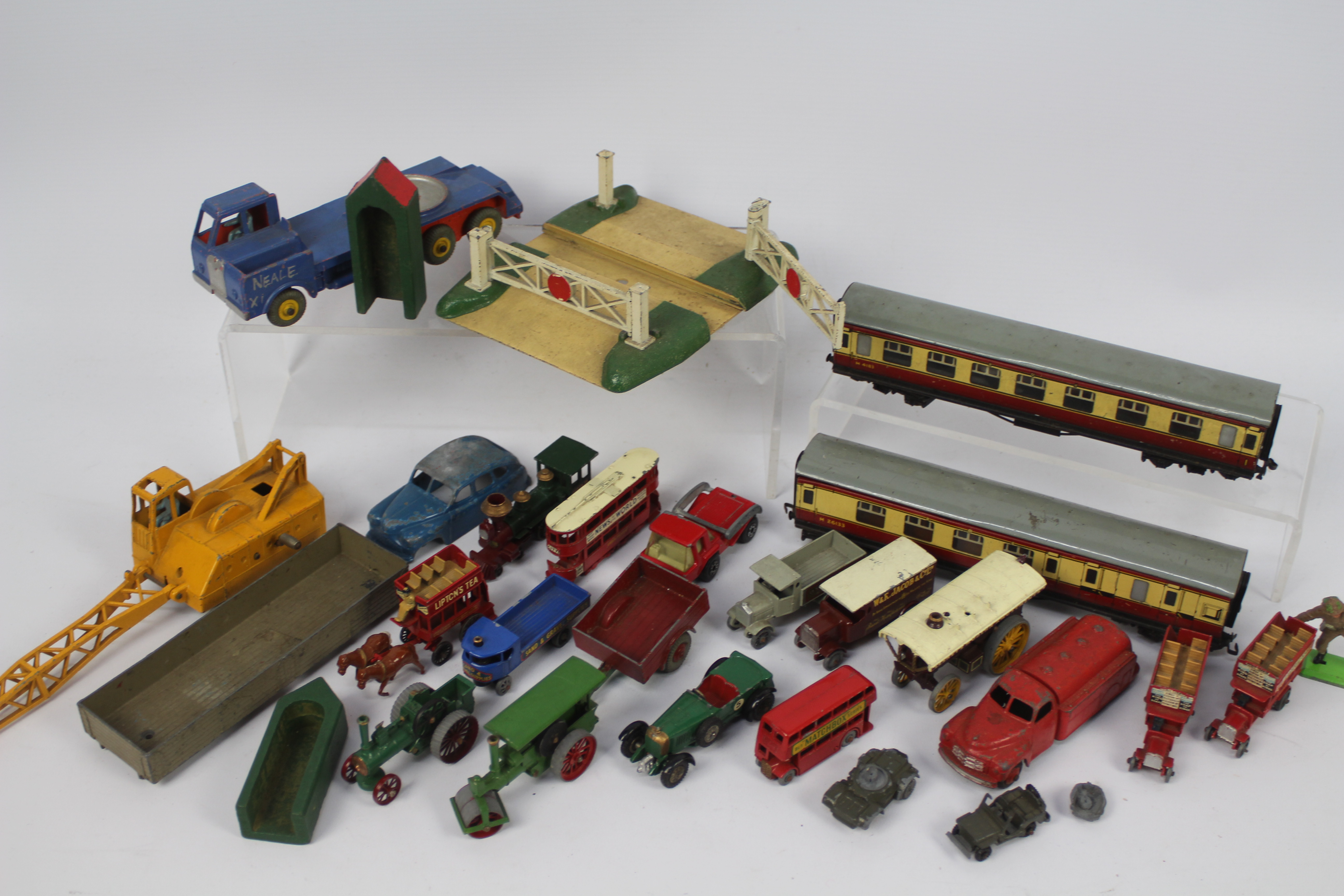 Matchbox, Dinky, Hornby Dublo - A mixed lot of unboxed playworn diecast and model railway items.