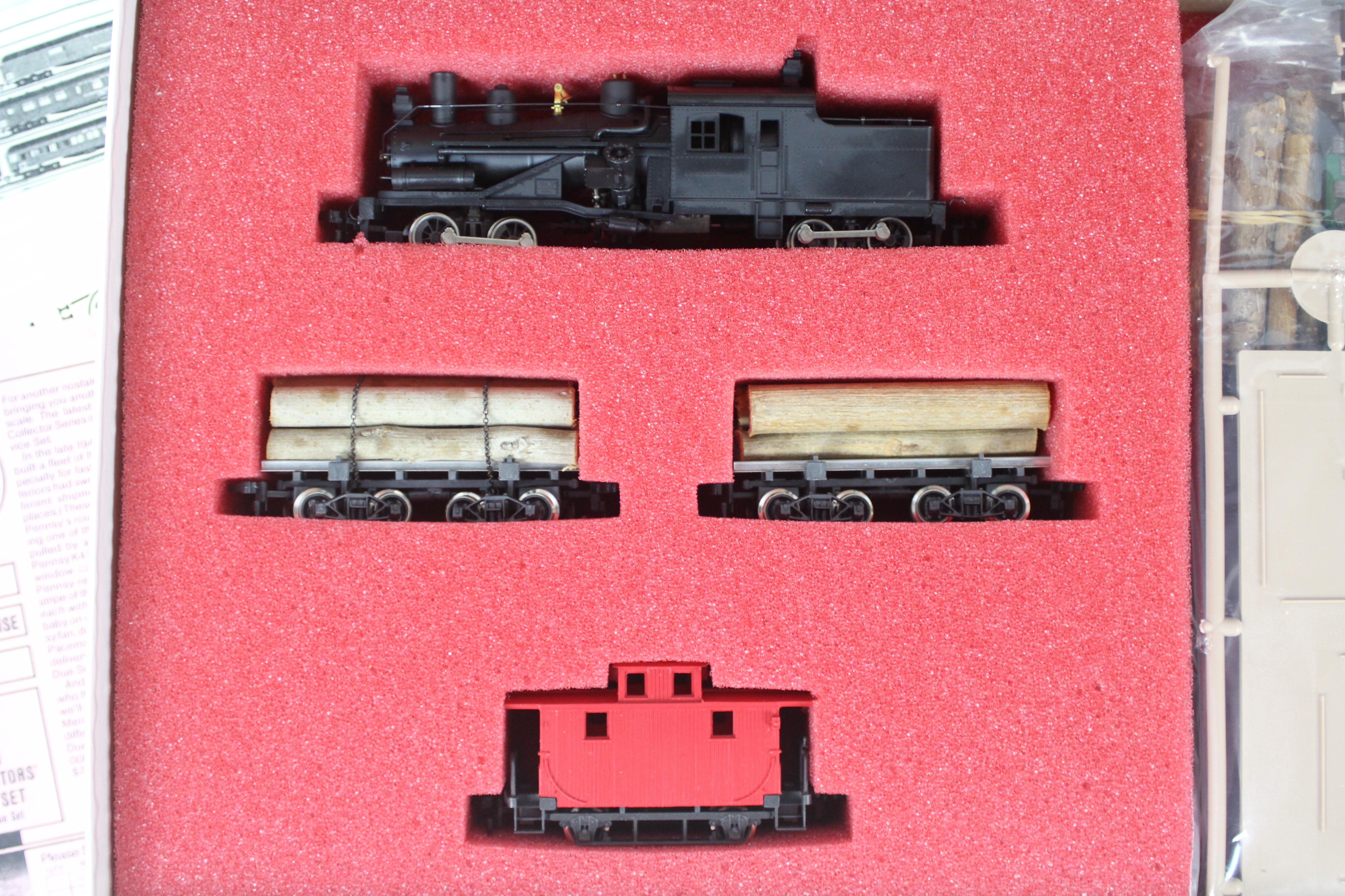 Con-Cor, Rivarossi - A boxed HO scale Con-Cor / Rivarossi #007-000003 Log Train set with Sawmill. - Image 2 of 5