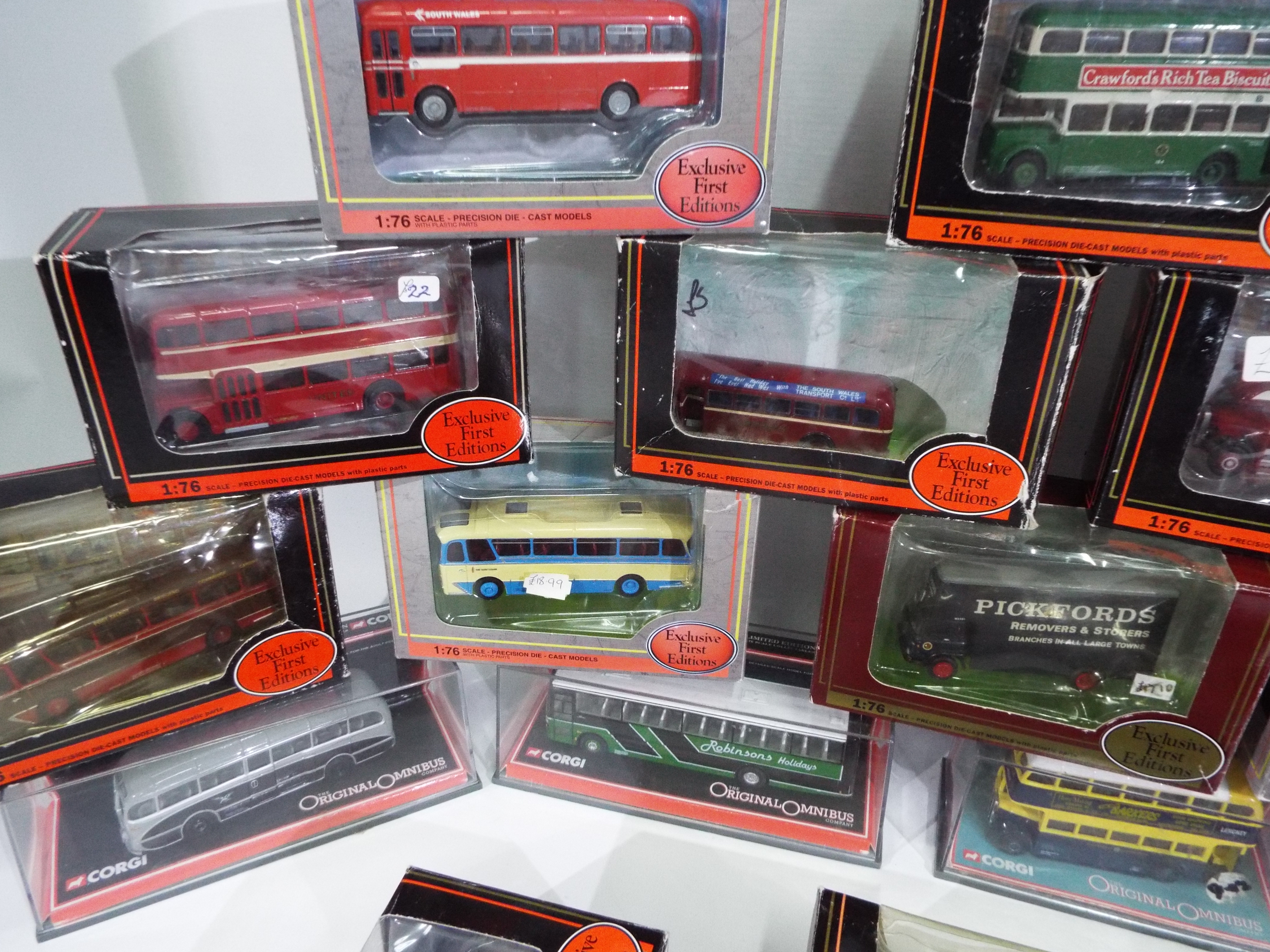 EFE, Corgi Original Omnibus - 22 boxed diecast 1:76 scale model buses. - Image 3 of 5