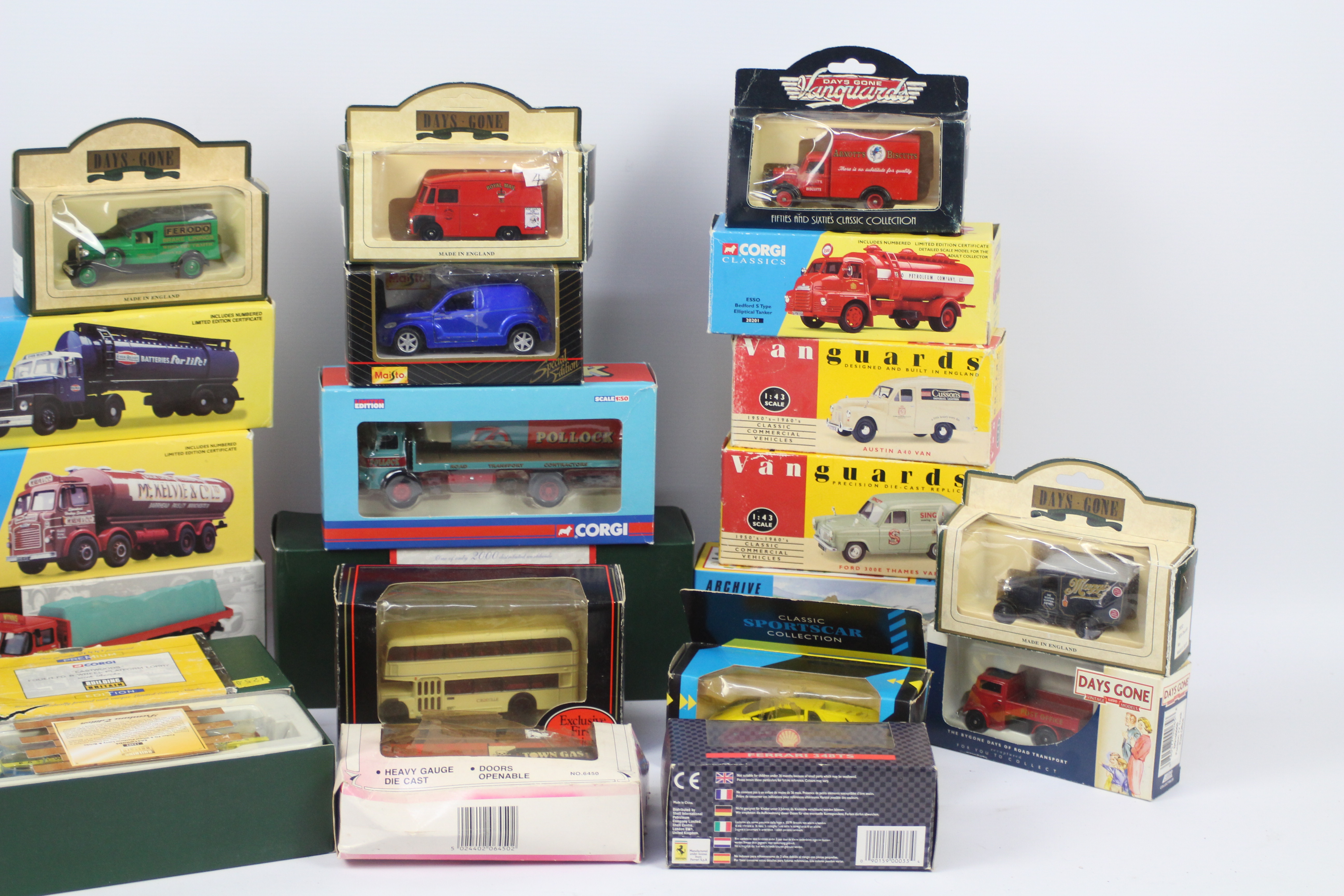 Corgi, Vanguards, Maisto - A boxed group of diecast vehicles in various scales. - Image 3 of 4