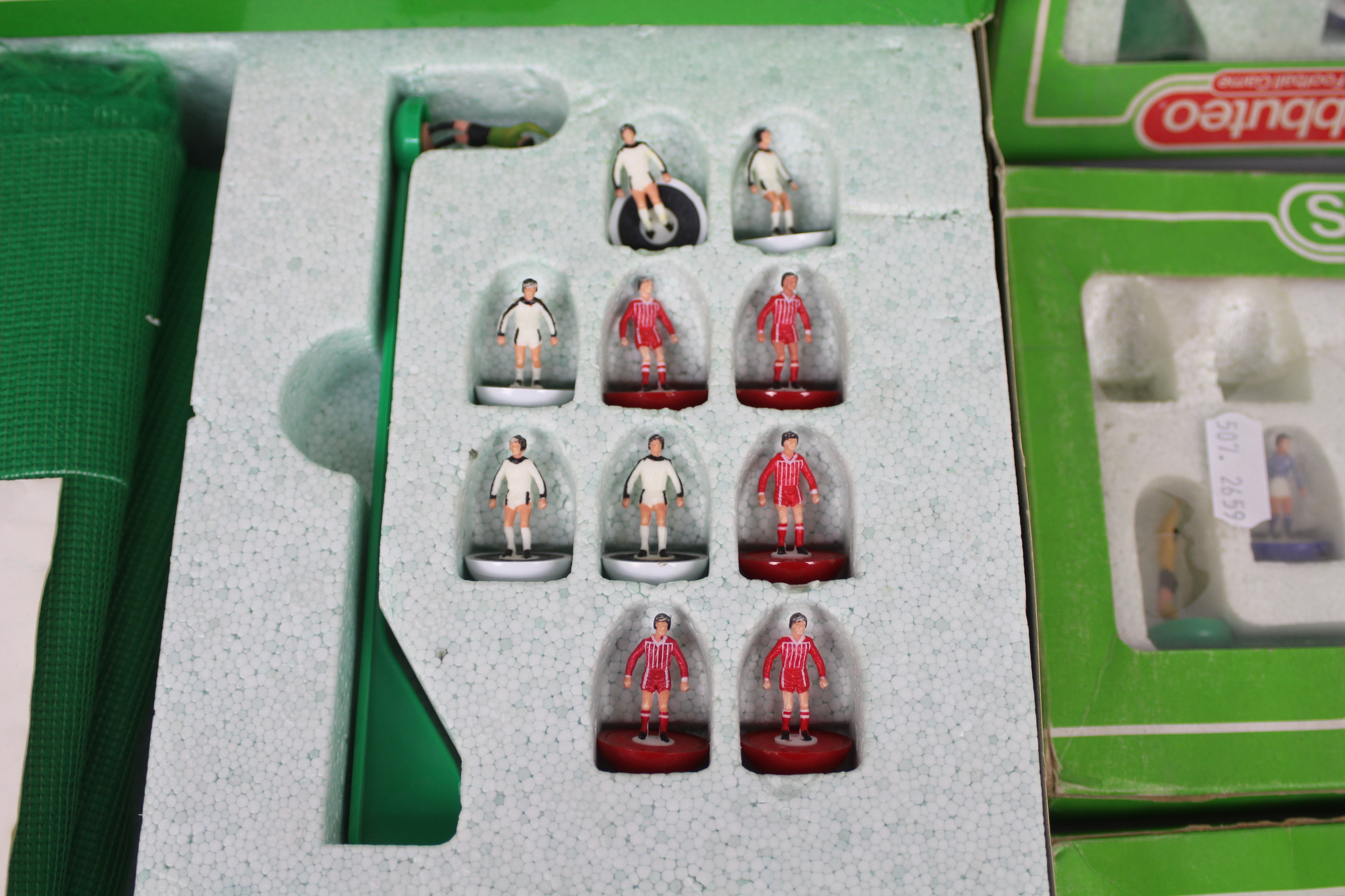 Subbuteo - Club Edition - Waddington. A Subbuteo Club Edition game set by Waddington. - Image 4 of 6