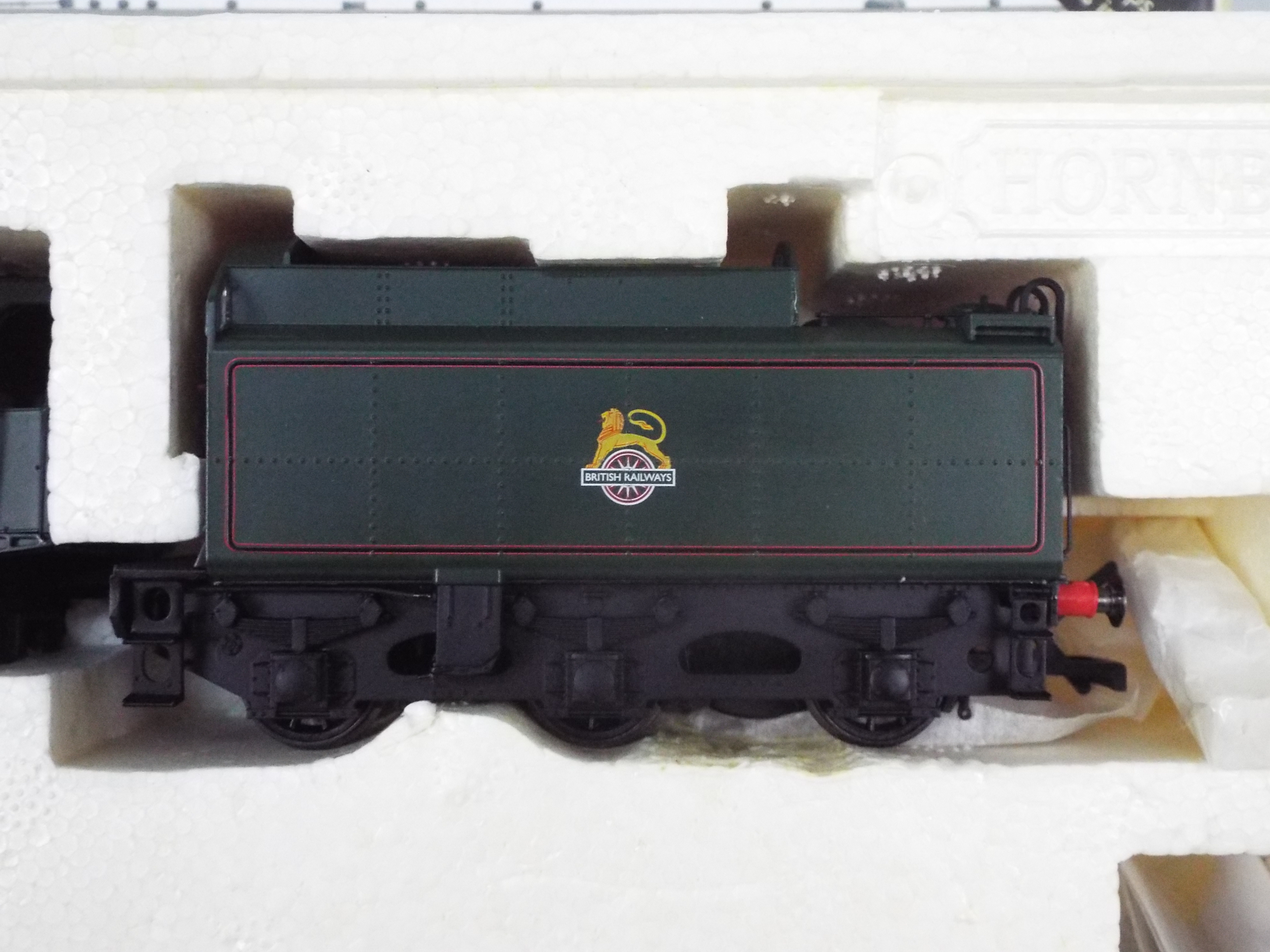 Hornby - an OO gauge boxed set, Bournemouth Belle, 4-6-2 'Alfred the Great' locomotive, - Image 5 of 8