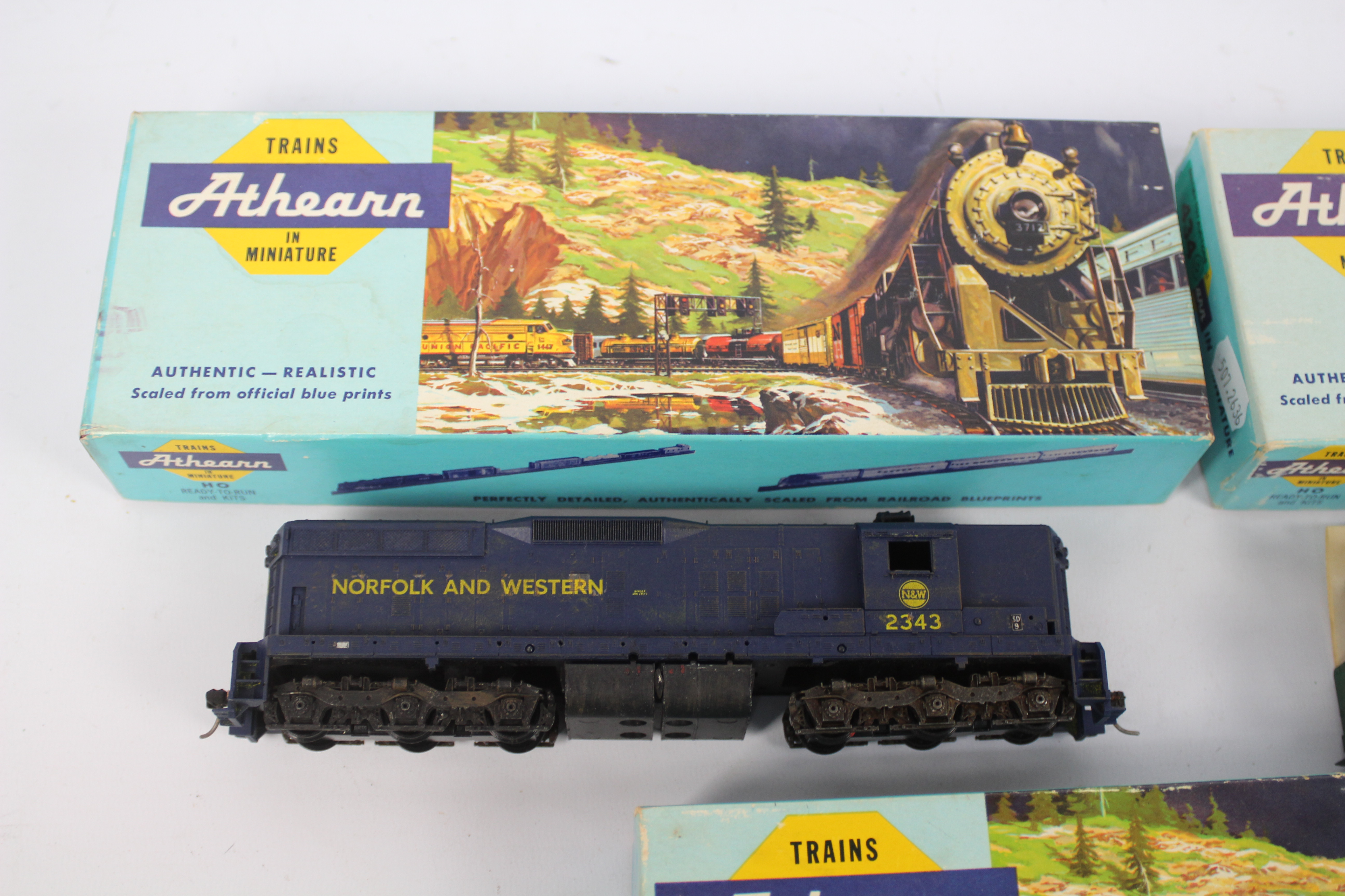 Athearn - Three boxed HO gauge American diesel road locomotive kits from Athearn. - Image 3 of 4