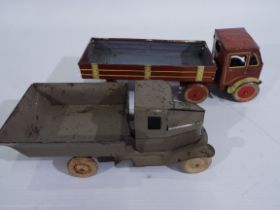 Tri-ang - Mettoy - 2 x vintage lorries,