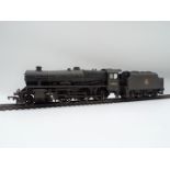 Bachmann - an OO gauge model 4-6-0 locomotive and tender, 'New South Wales' running no 45564,