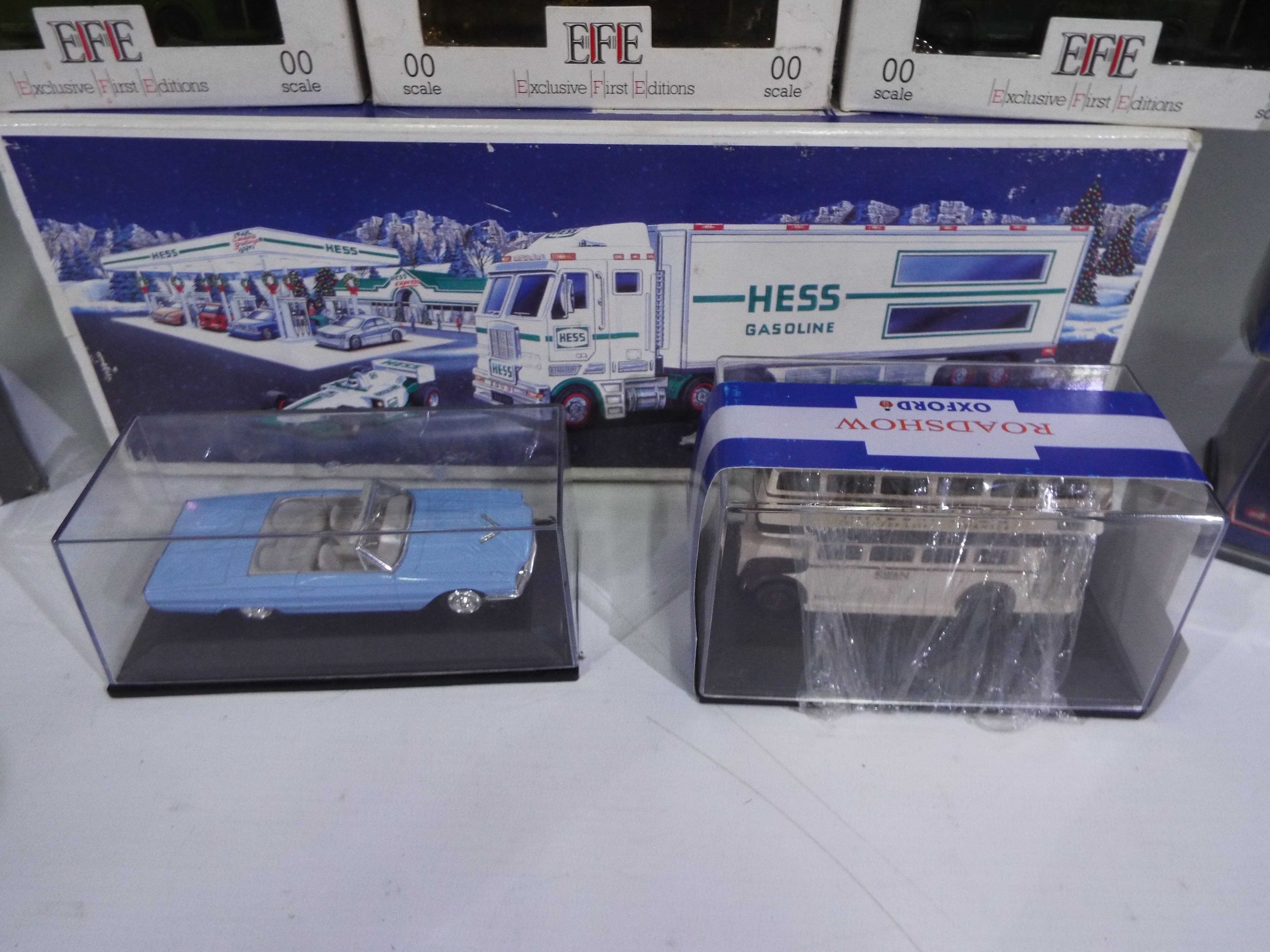 Hess, Vanguards, Corgi, EFE - 18 boxed diecast and plastic vehicles in various scales. - Image 3 of 6