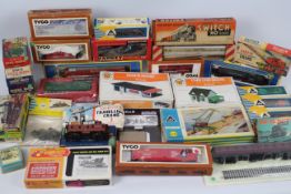 Varney, Airfix, Bachmann, AHM, Others - Two boxed HO gauge American locomotives,