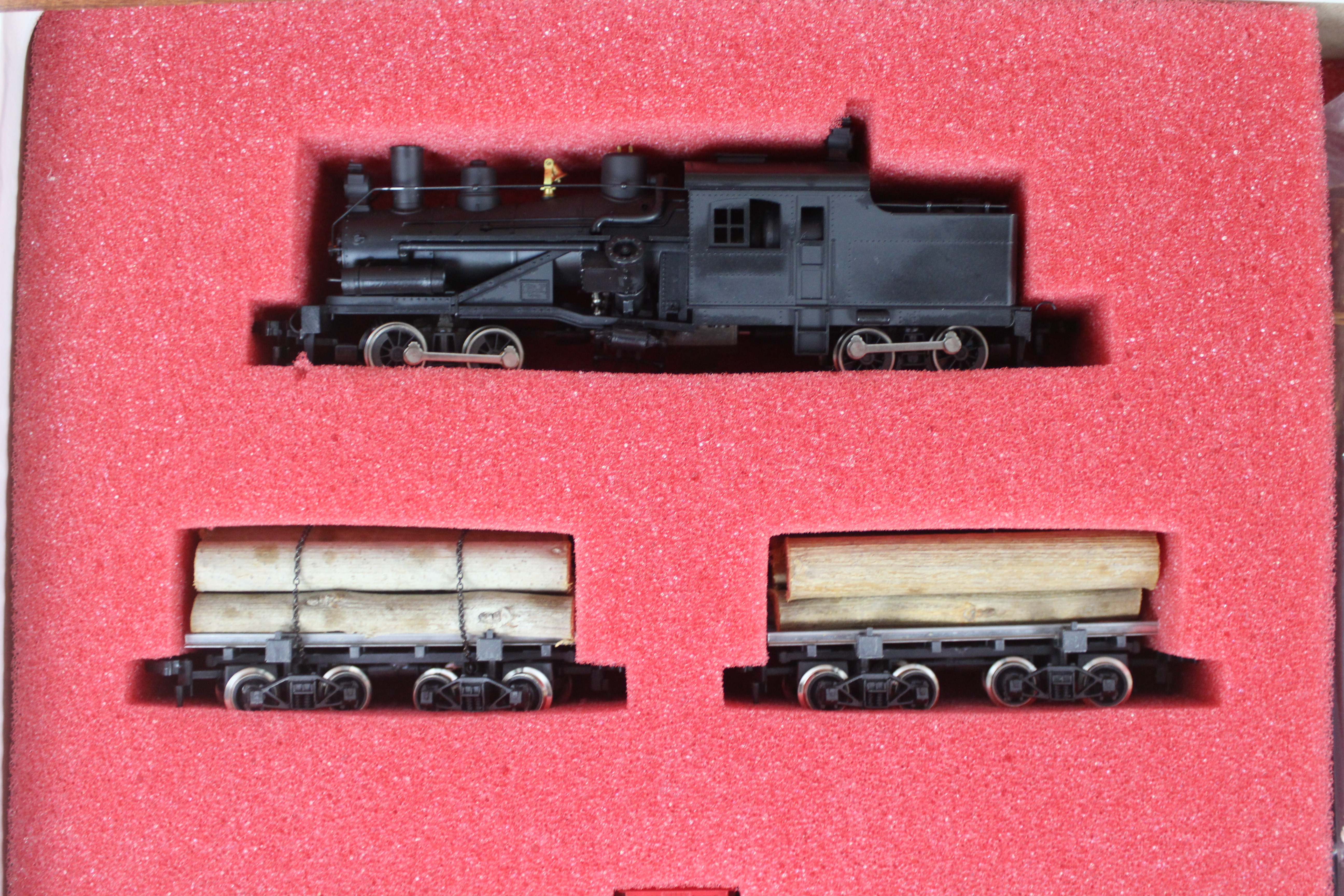 Con-Cor, Rivarossi - A boxed HO scale Con-Cor / Rivarossi #007-000003 Log Train set with Sawmill. - Image 3 of 5