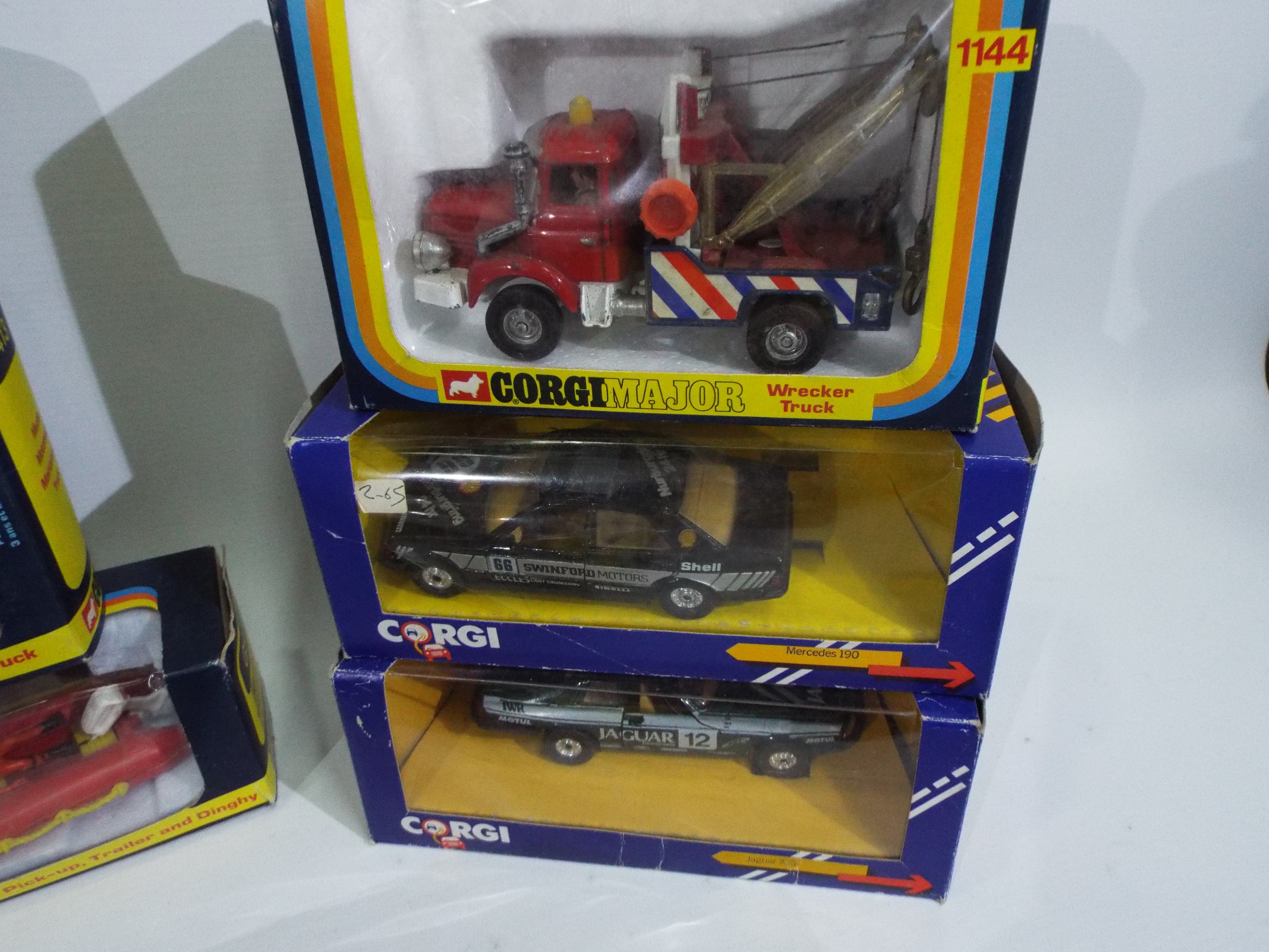 Corgi - 16 x boxed die-cast Corgi vehicles - Lot includes a 320 Ford Mustang, - Image 6 of 7