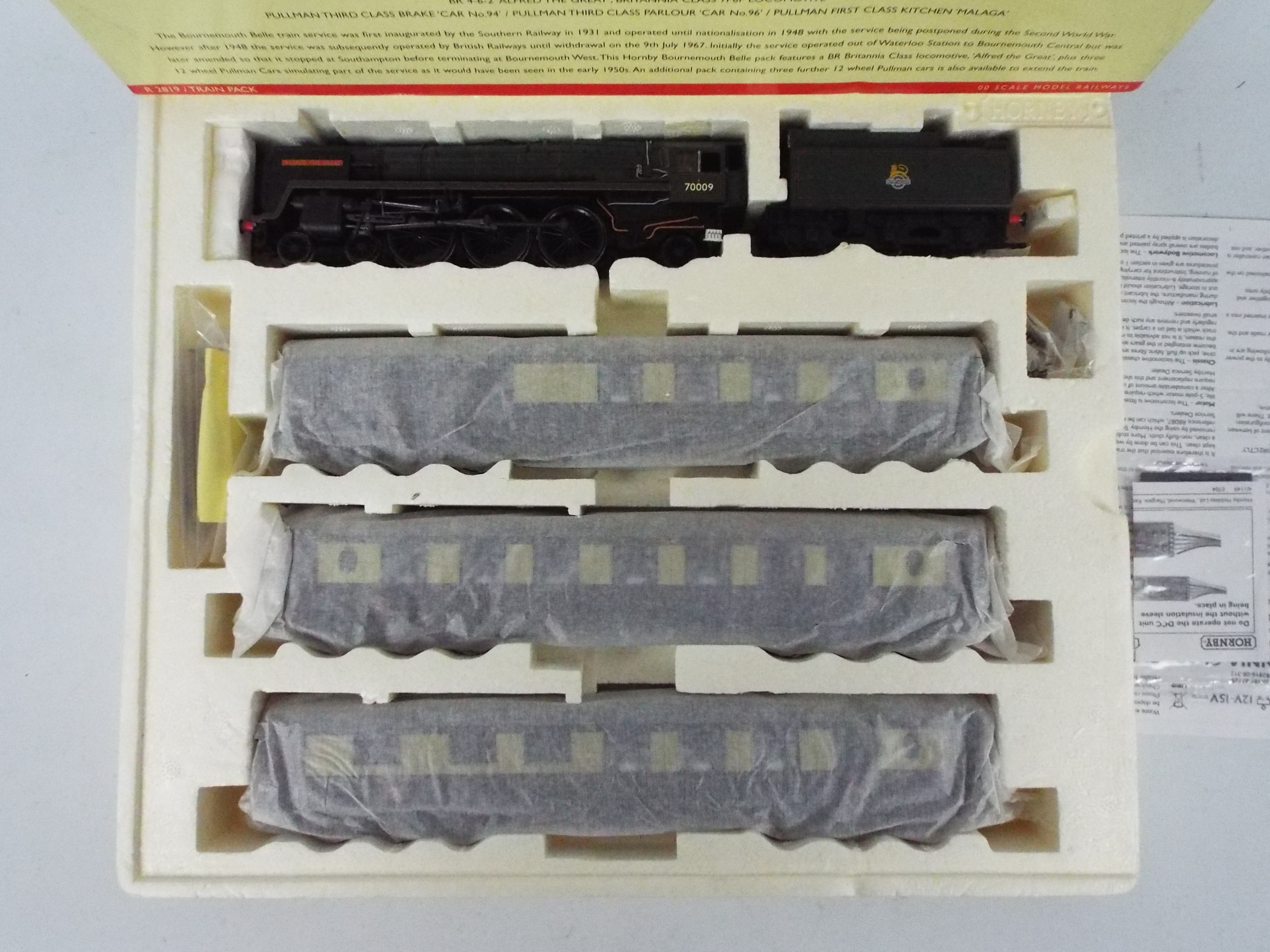 Hornby - an OO gauge boxed set, Bournemouth Belle, 4-6-2 'Alfred the Great' locomotive, - Image 2 of 8