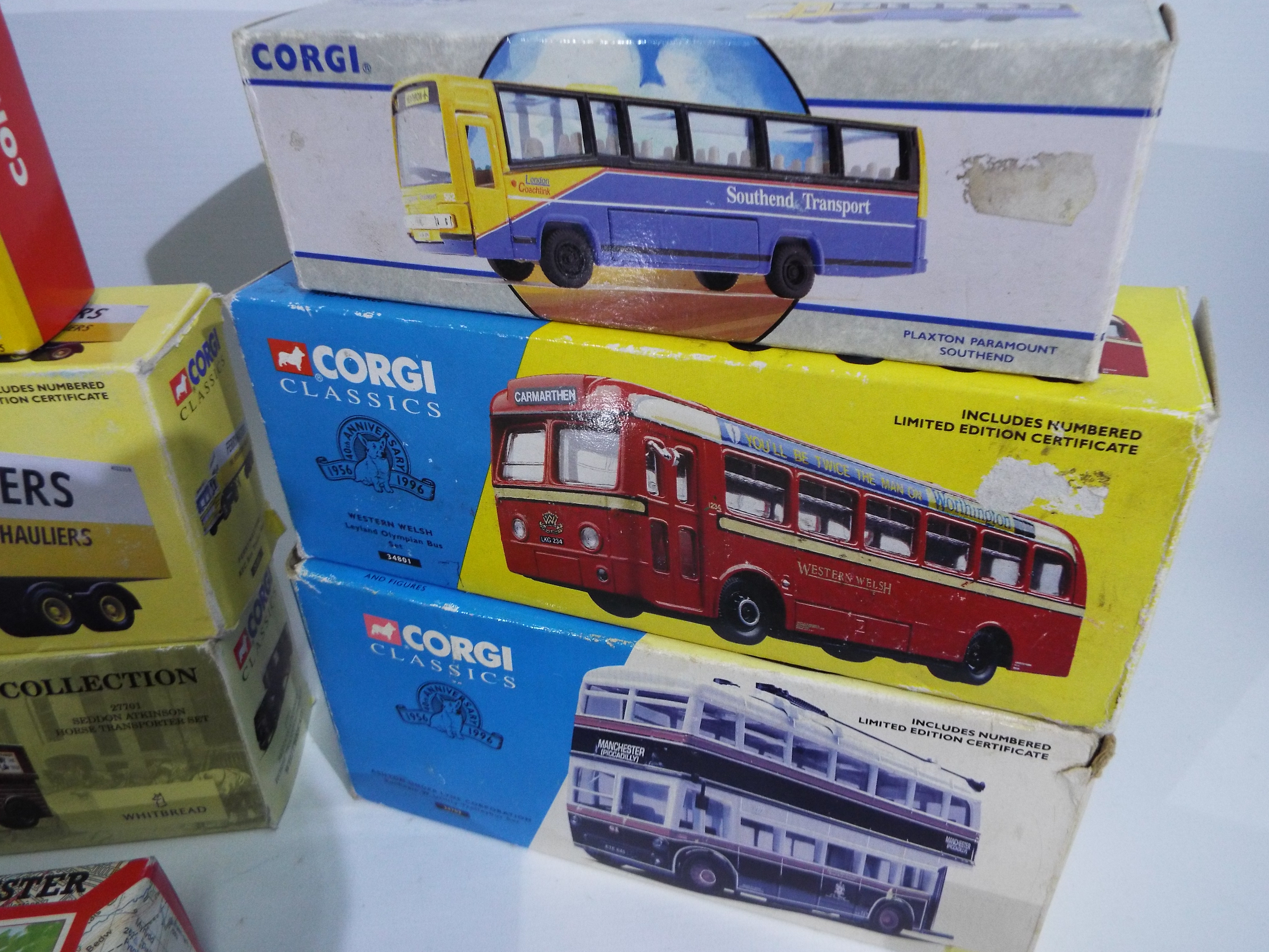 Corgi - 16 boxed diecast model from Corgi, predominately buses. - Image 4 of 6