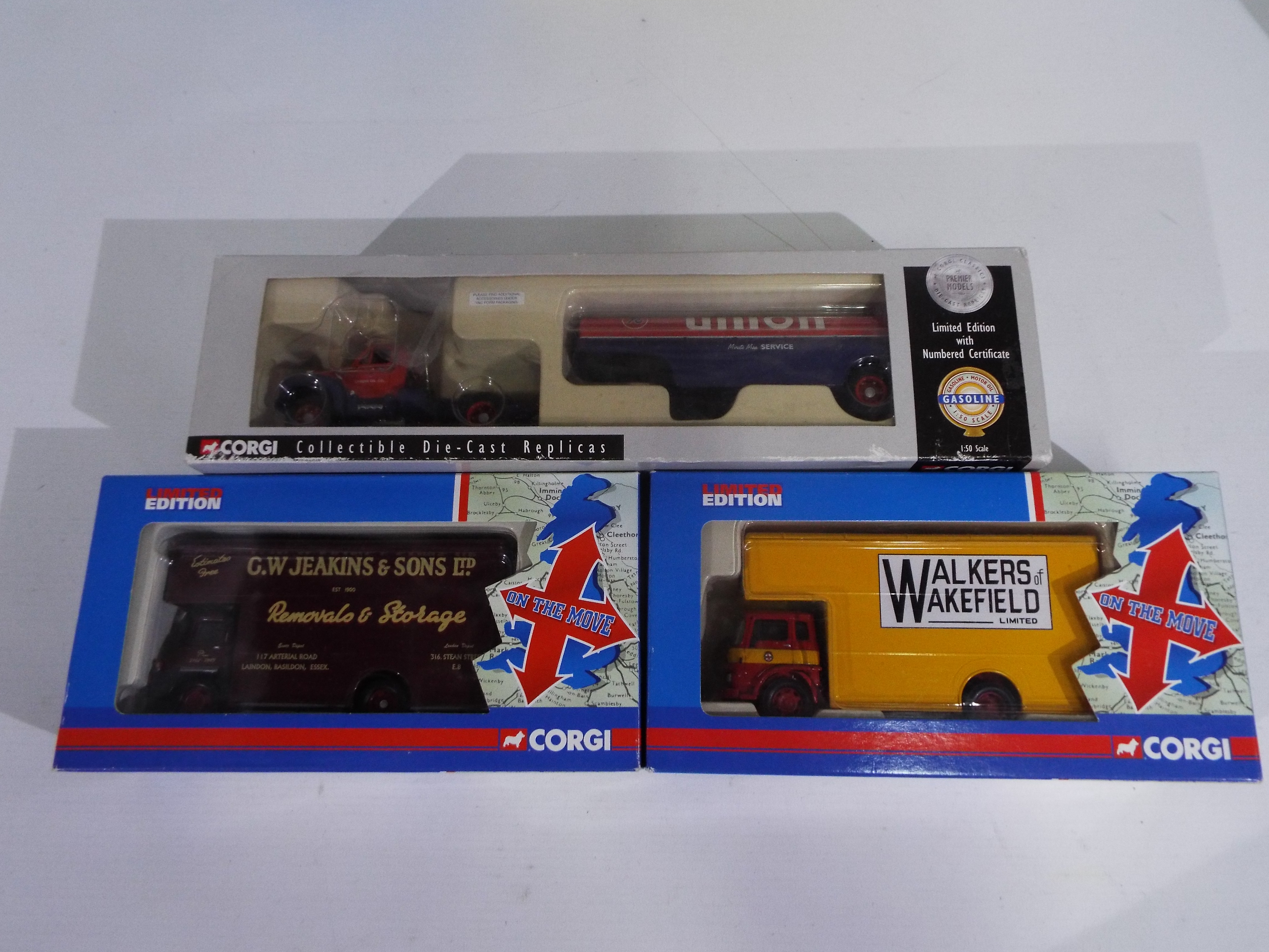 Corgi, Other - 16 boxed diecast and plastic model vehicles in various scales, mainly by Corgi. - Image 6 of 7